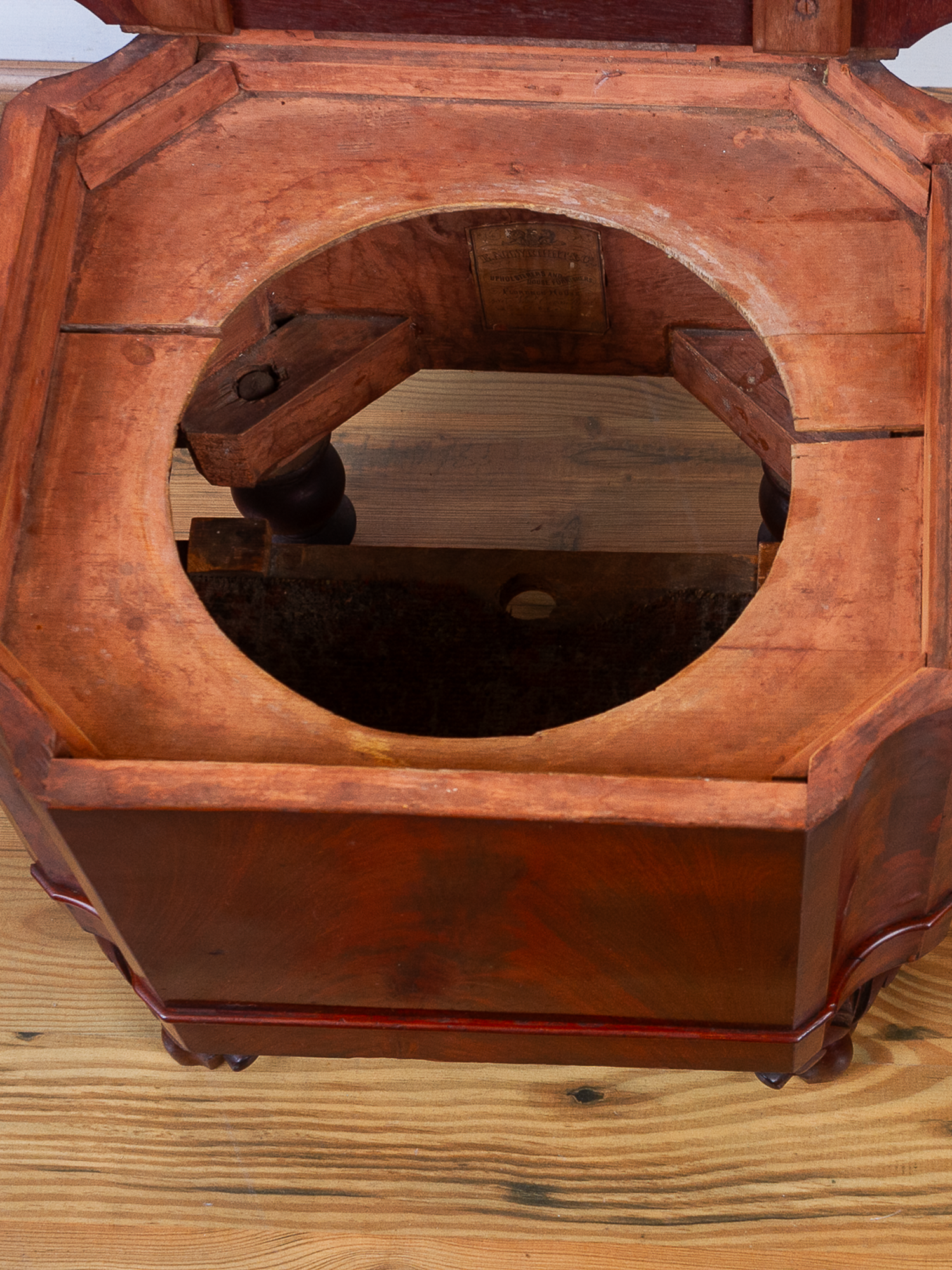 Early 19th Century Georgian Flame Mahogany Chamber Pot Commode
