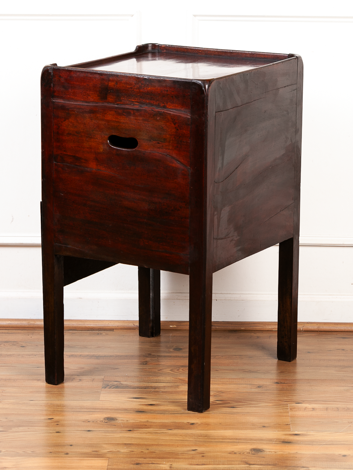 Late 18th Century George III Mahogany Tray Top Commode