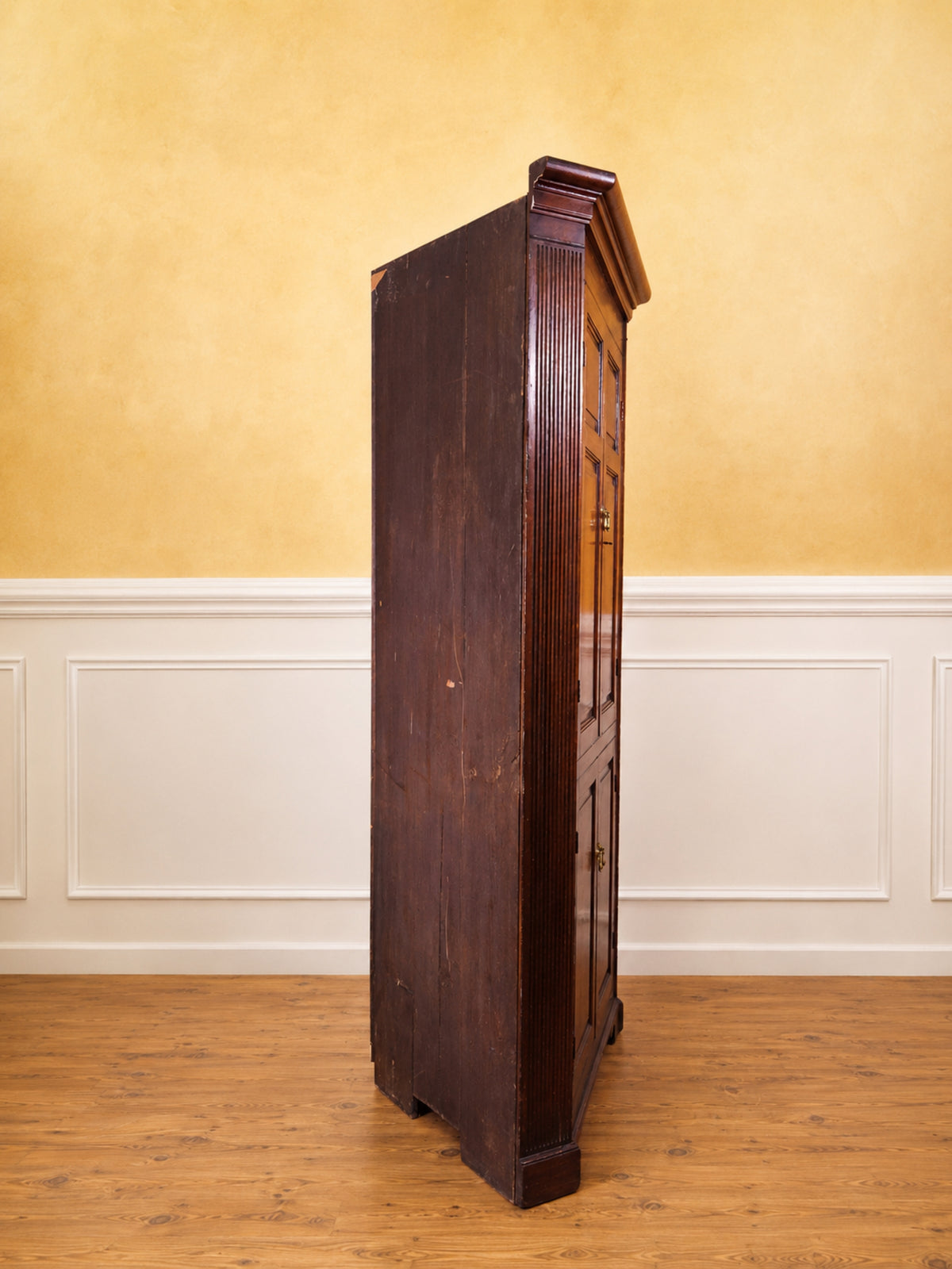Antique English Georgian Oak Corner Cabinet Circa 1800 with Marquetry Inlay & Mahogany Crossbanding