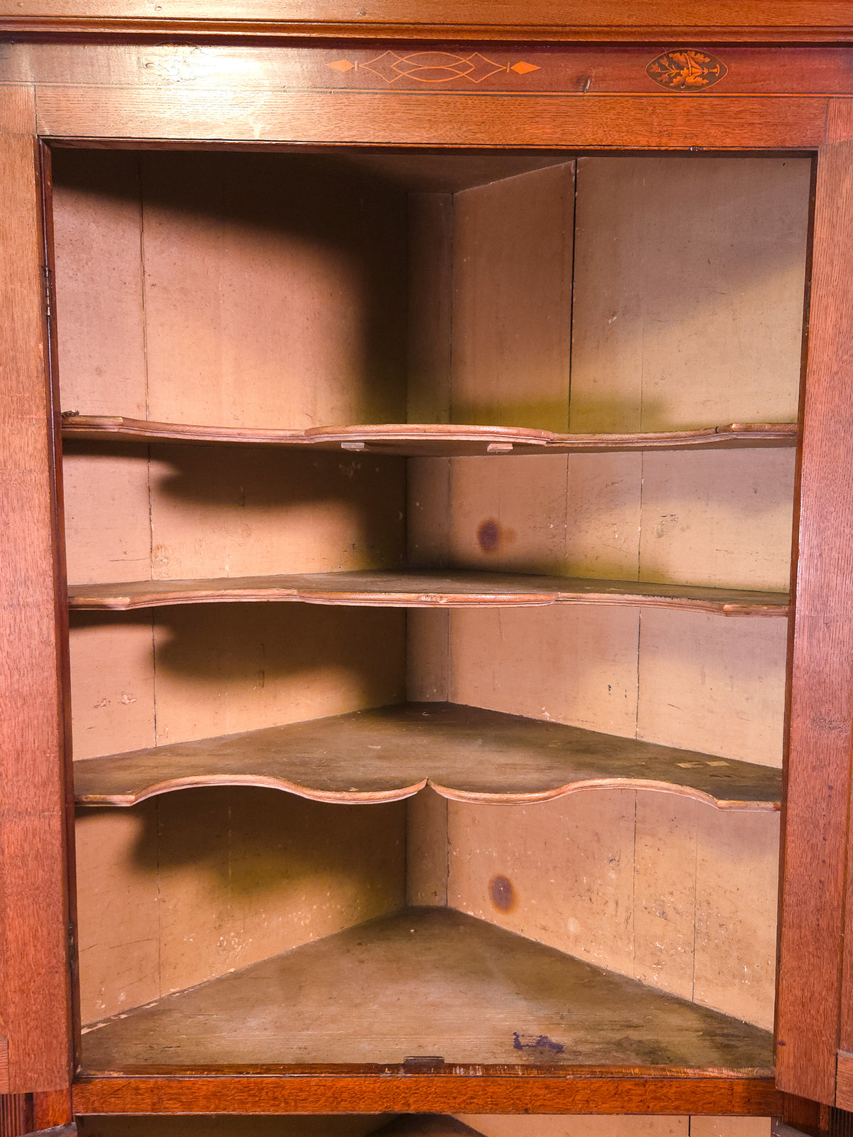 Antique English Georgian Oak Corner Cabinet Circa 1800 with Marquetry Inlay & Mahogany Crossbanding
