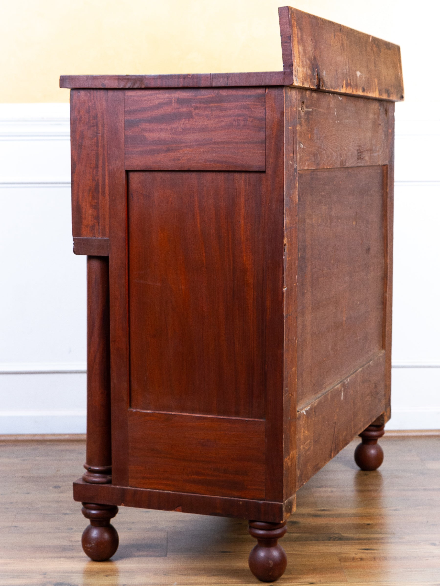 Antique Early 19th Century American Empire Flame Mahogany Chest of Drawers Dresser.