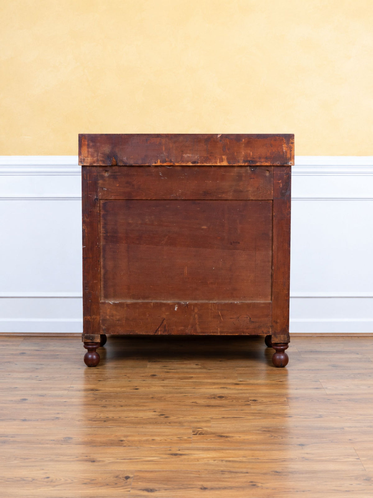 Antique Early 19th Century American Empire Flame Mahogany Chest of Drawers Dresser.