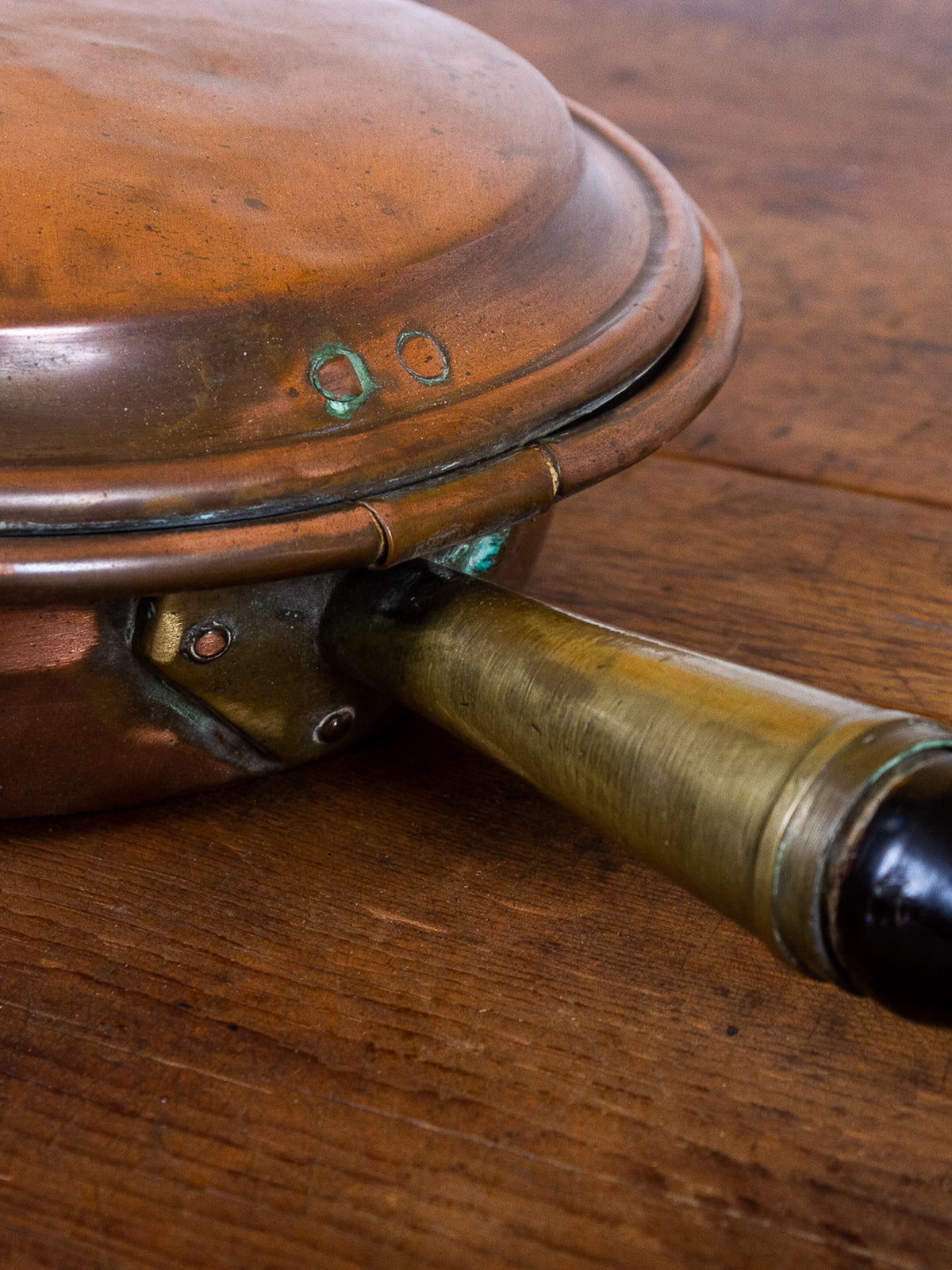 Antique Copper Bed Warmer with Brass Fittings & Long Turned Wooden Handle
