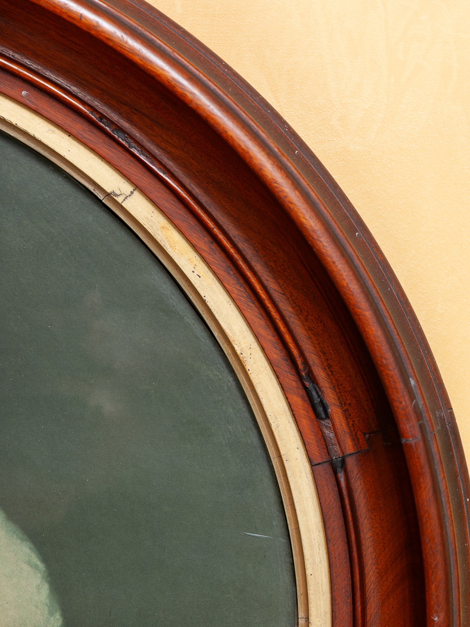 George Washington Portrait in Large Round Walnut & Gilt Frame