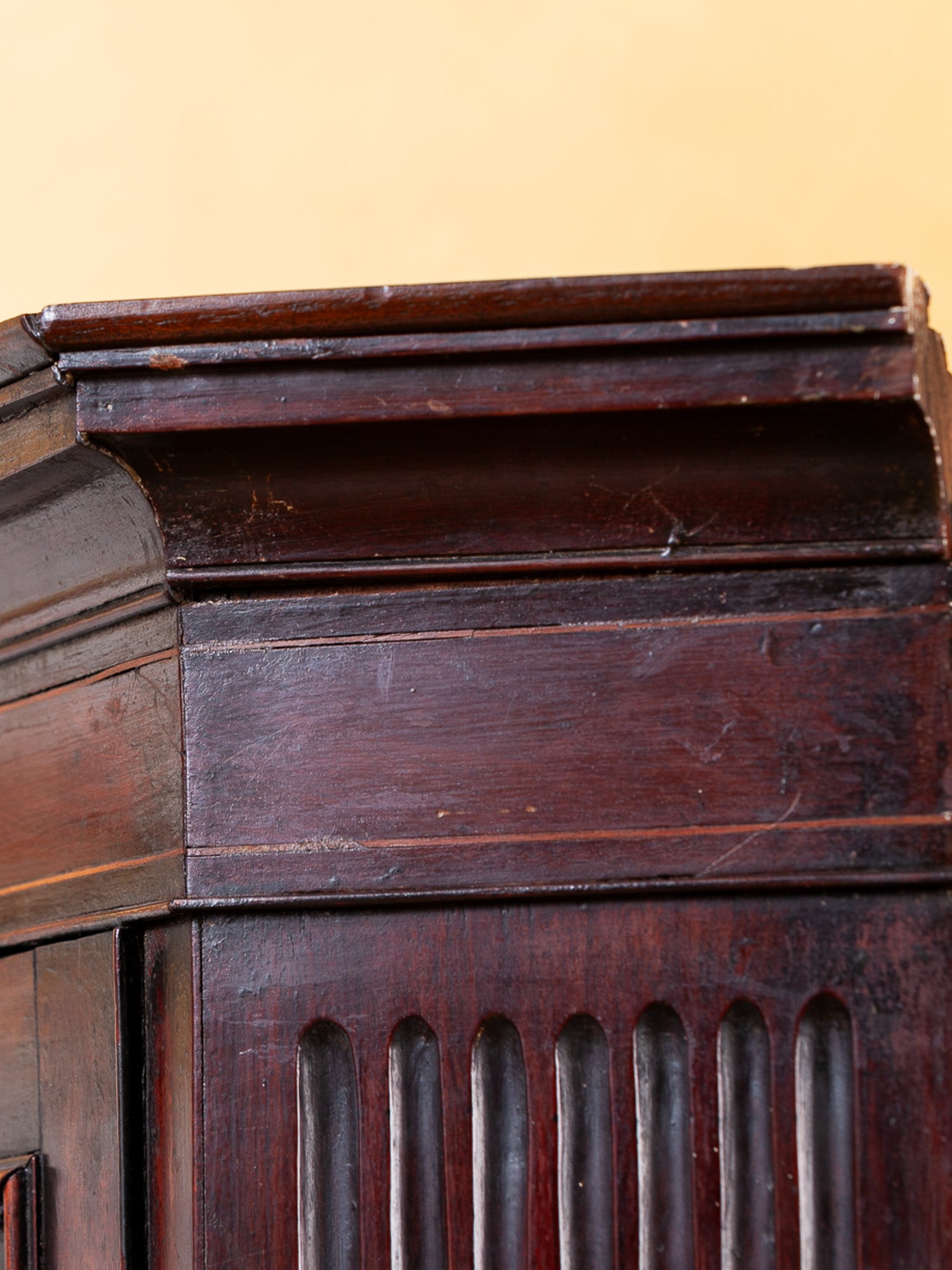 18th Century Georgian Mahogany Hanging Corner Cabinet