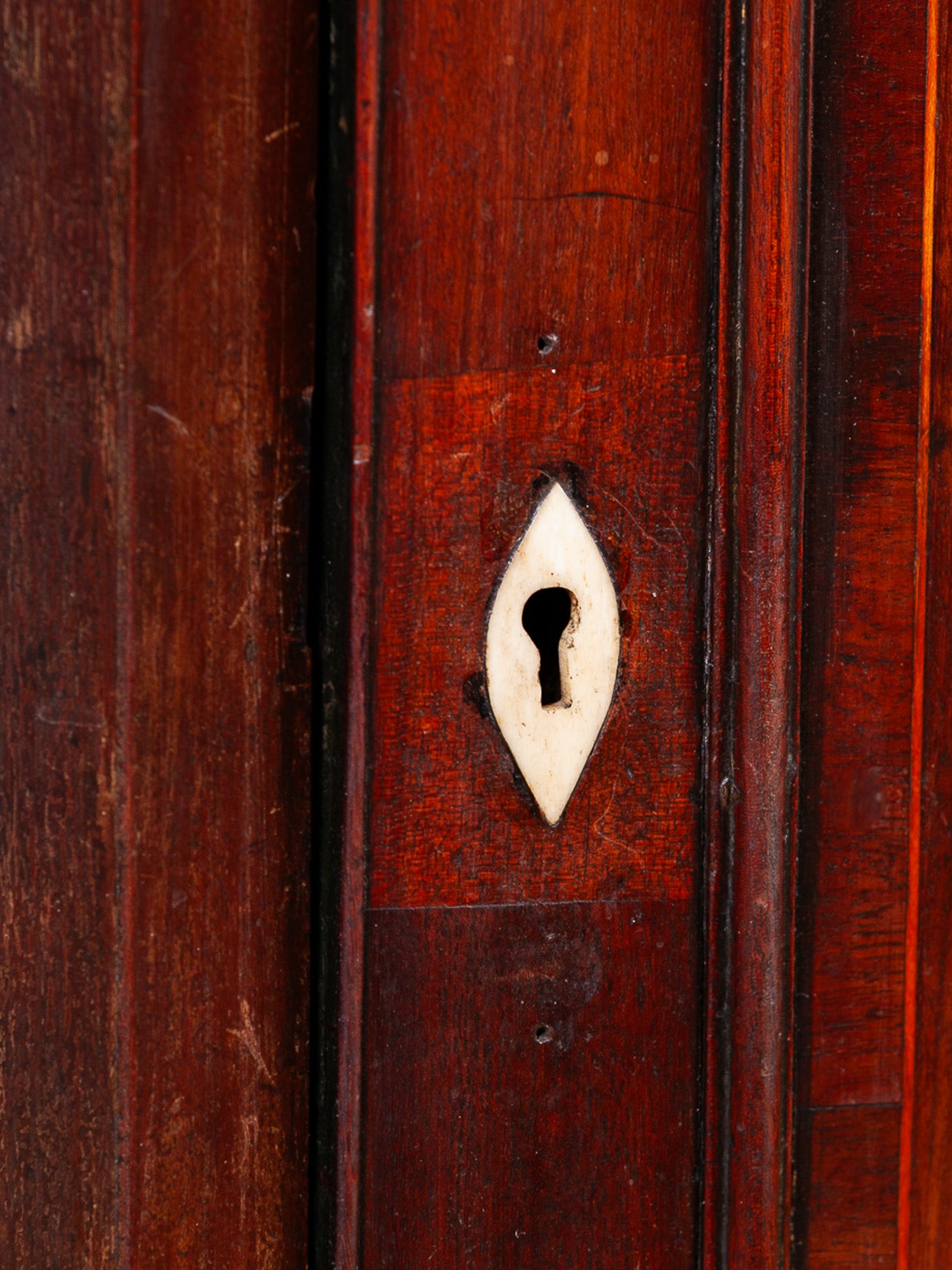 18th Century Georgian Mahogany Hanging Corner Cabinet