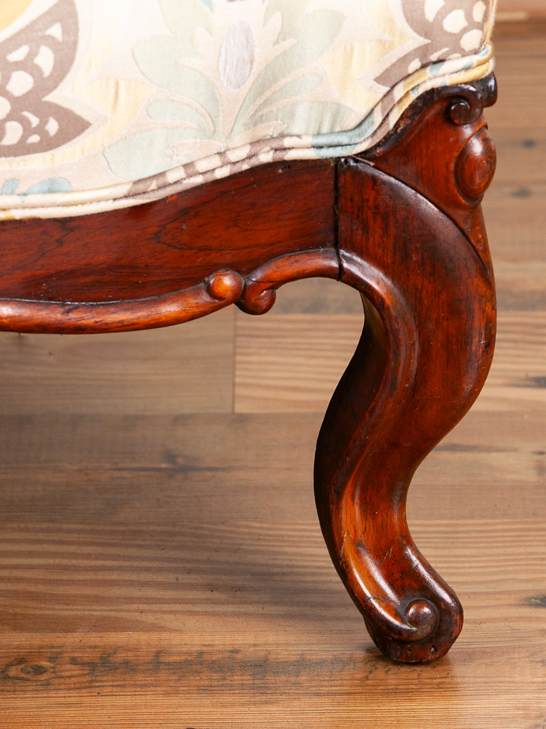 Victorian Rose-Carved Walnut Settee with New Upholstery