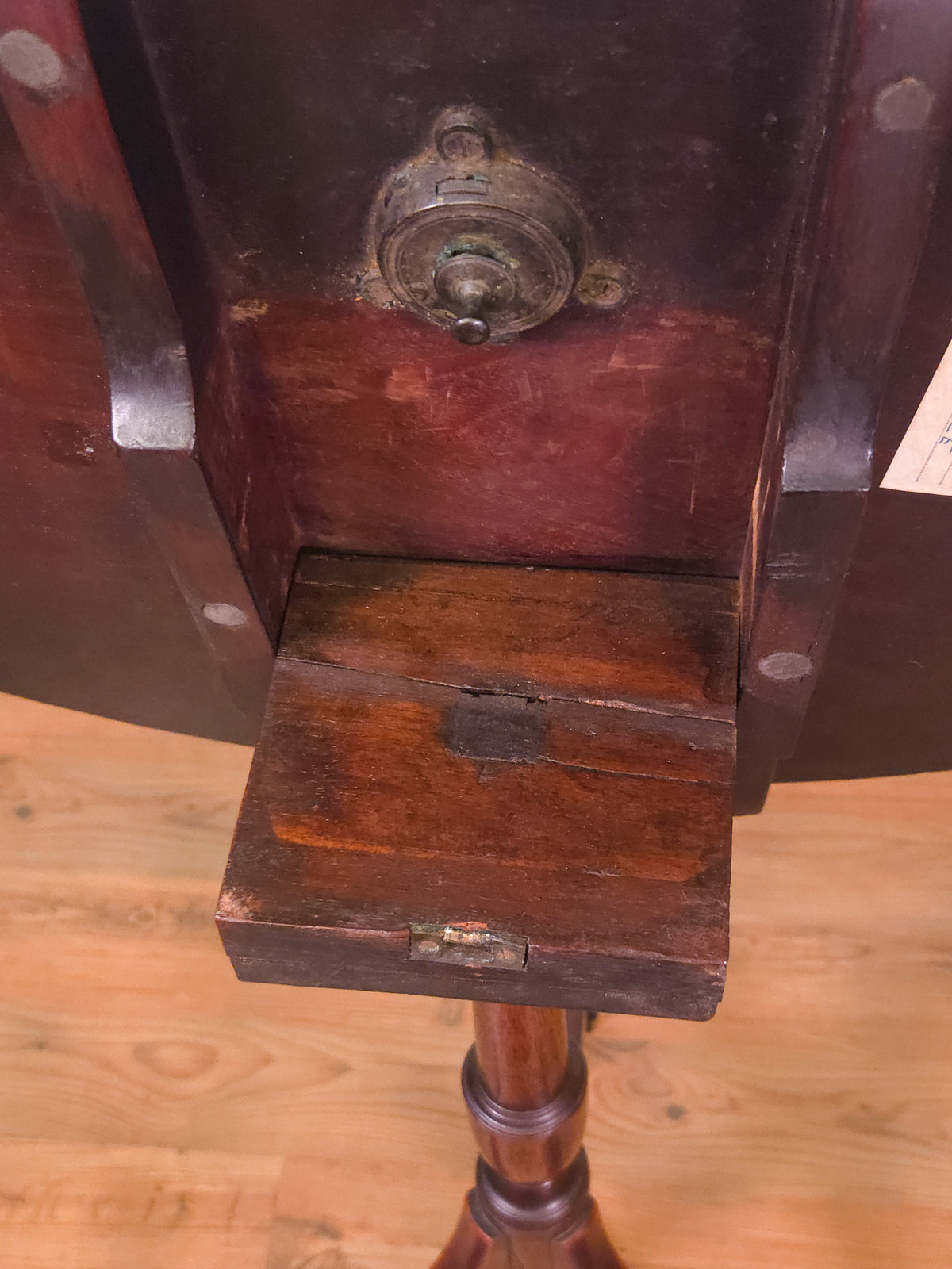 Late 18th Century English Georgian Solid Oak Oval Tilt-Top Table – Otto Wasserman Provenance