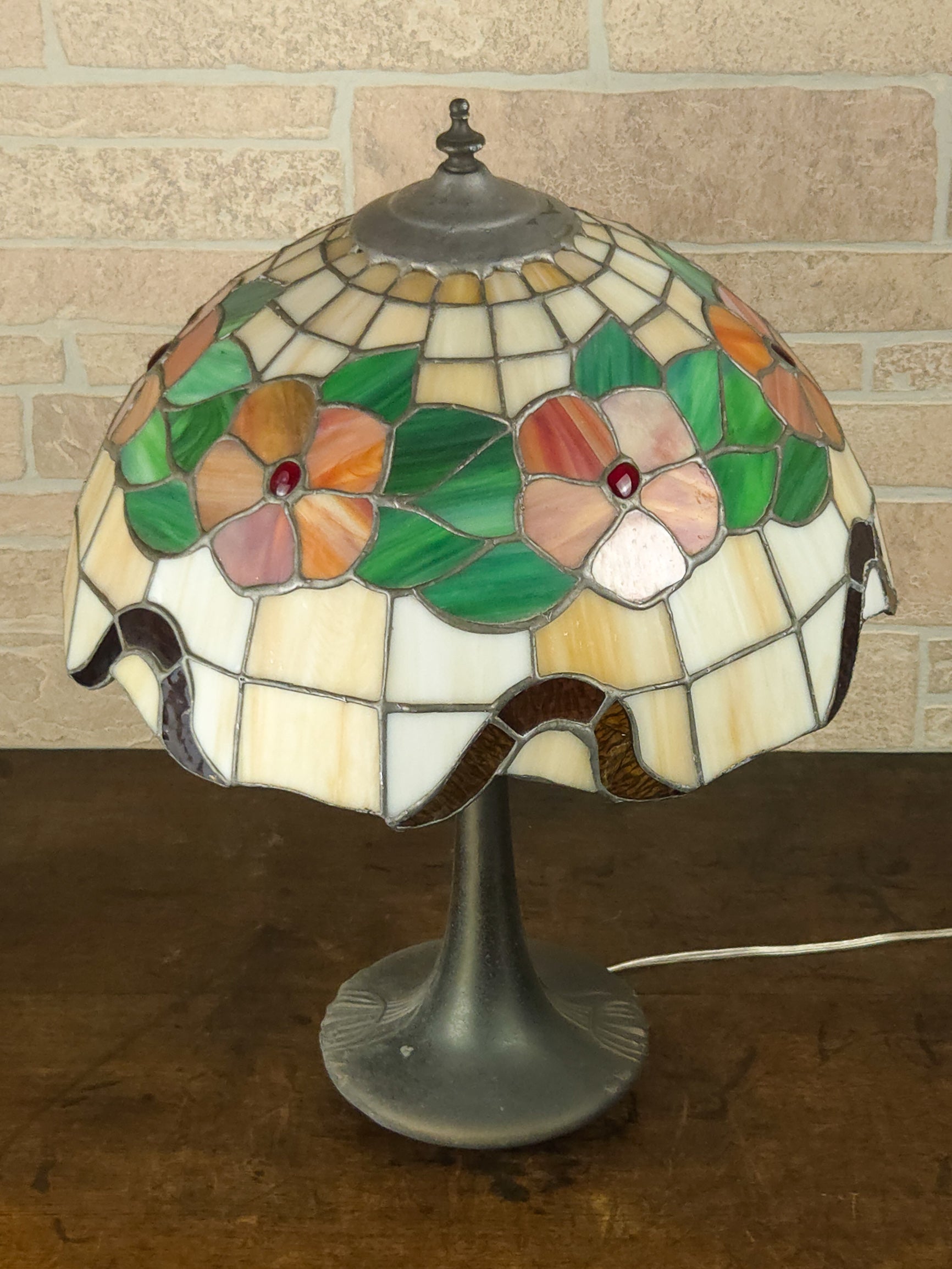 Art Nouveau Leaded Slag Glass Floral Table Lamp