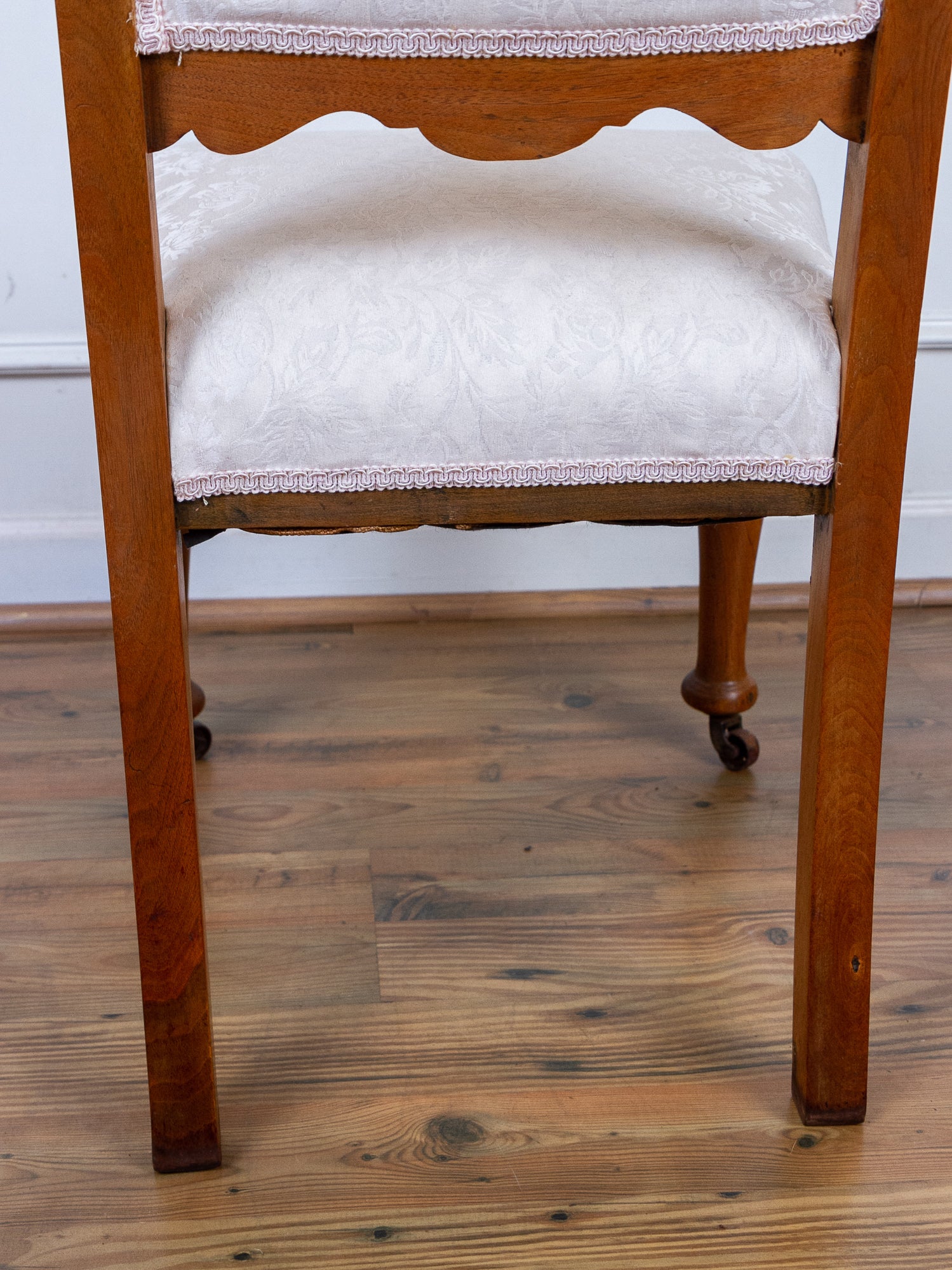 Set of Four Antique Victorian Renaissance Revival Walnut Dining Chairs, Circa 1890
