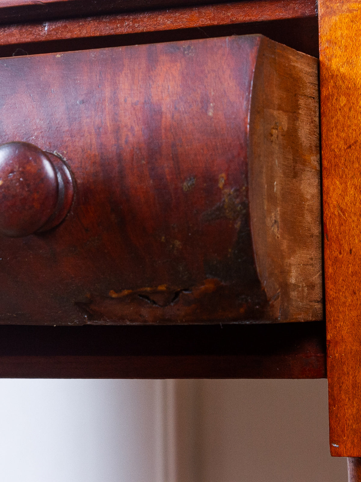 Early 19th Century American Cherry Sheraton Washstand with Flame Mahogany Drawer