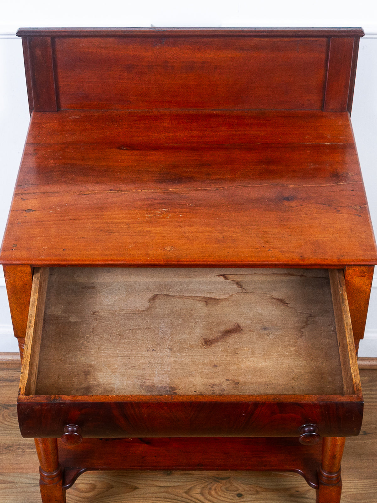 Early 19th Century American Cherry Sheraton Washstand with Flame Mahogany Drawer
