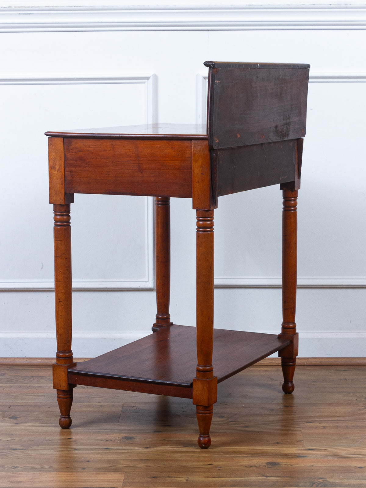 Early 19th Century American Cherry Sheraton Washstand with Flame Mahogany Drawer