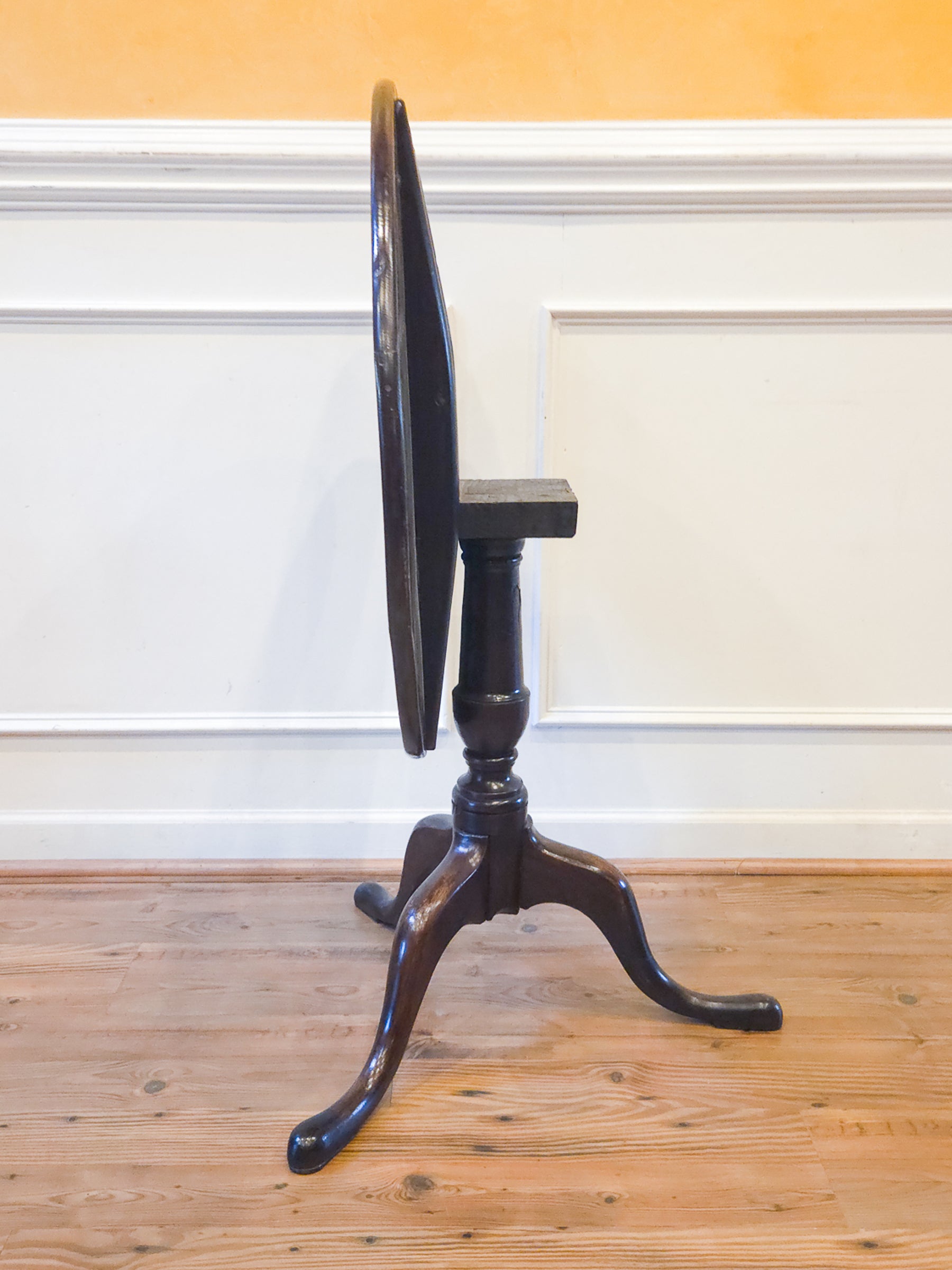 18th Century English Georgian Oak Tilt-Top Side Table