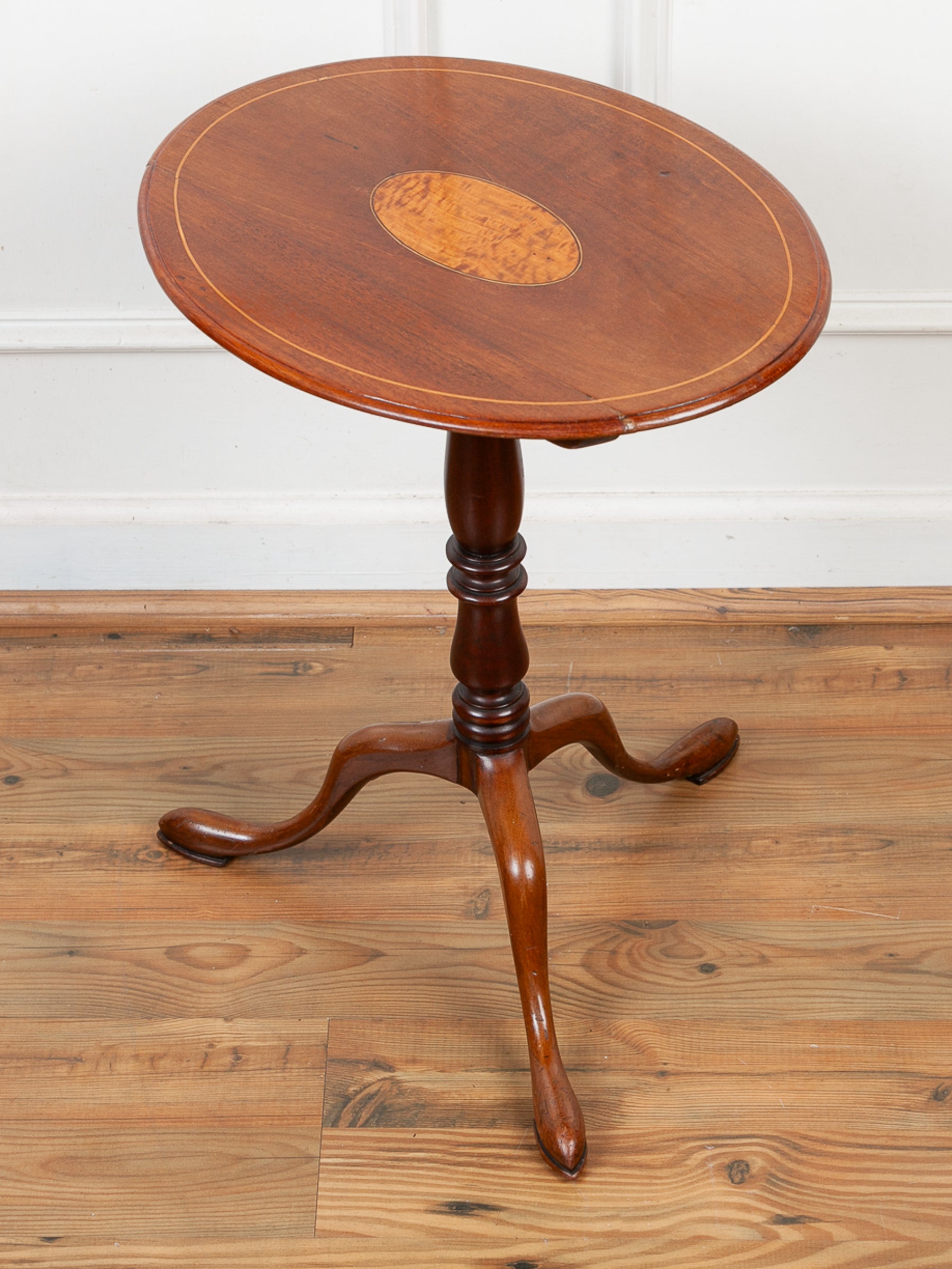 Late 18th Century Georgian Inlaid Mahogany Tilt-Top Pedestal Table
