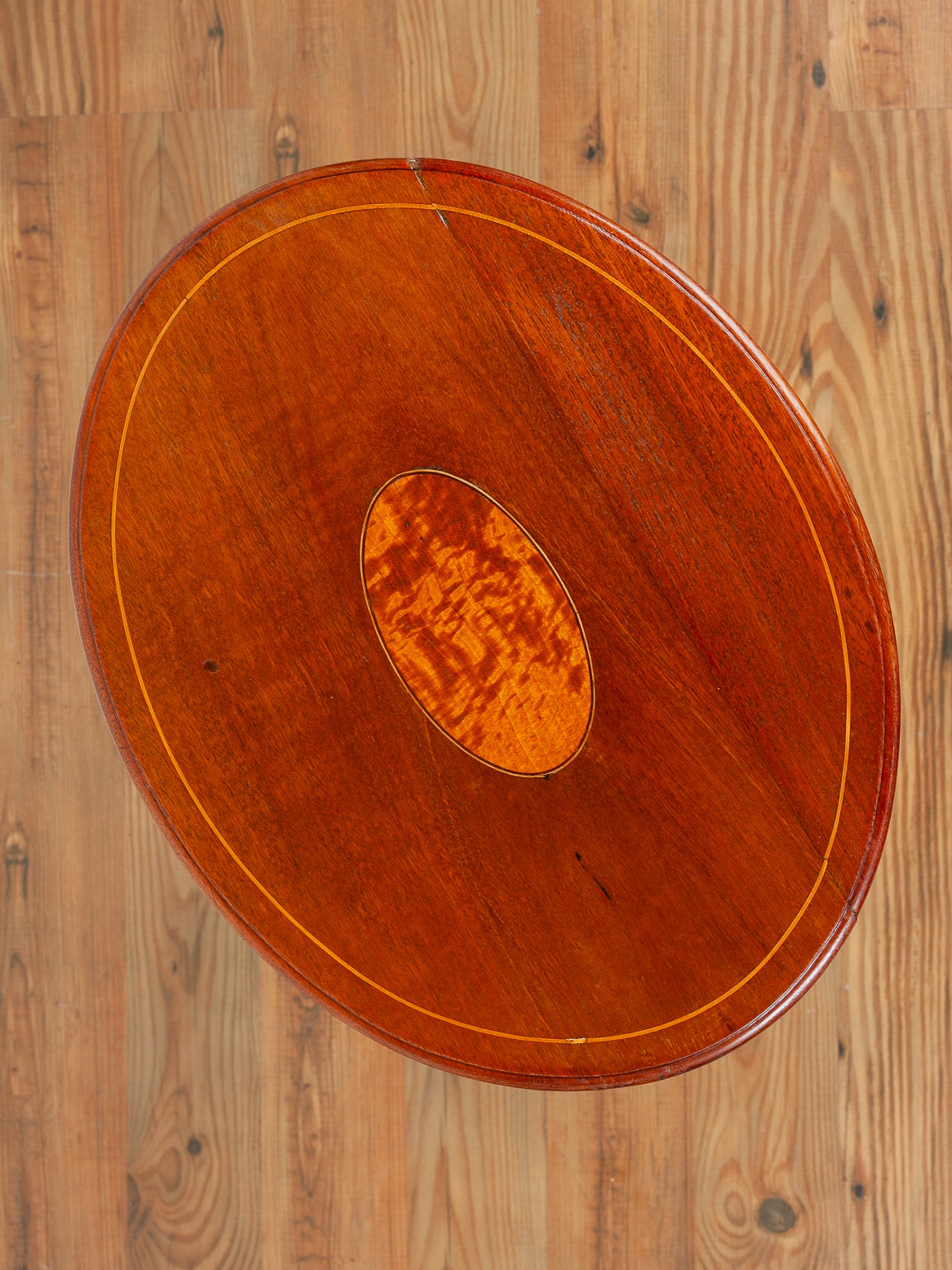 Late 18th Century Georgian Inlaid Mahogany Tilt-Top Pedestal Table