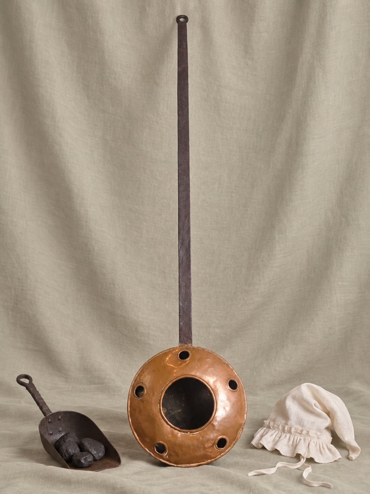 18th Century French Copper Bed Warmer with Hand-Forged Iron Handle