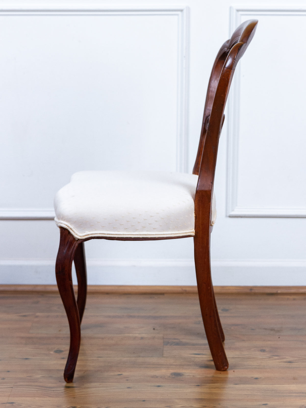 Late 19th Century Carved Mahogany Balloon Back Side Chair