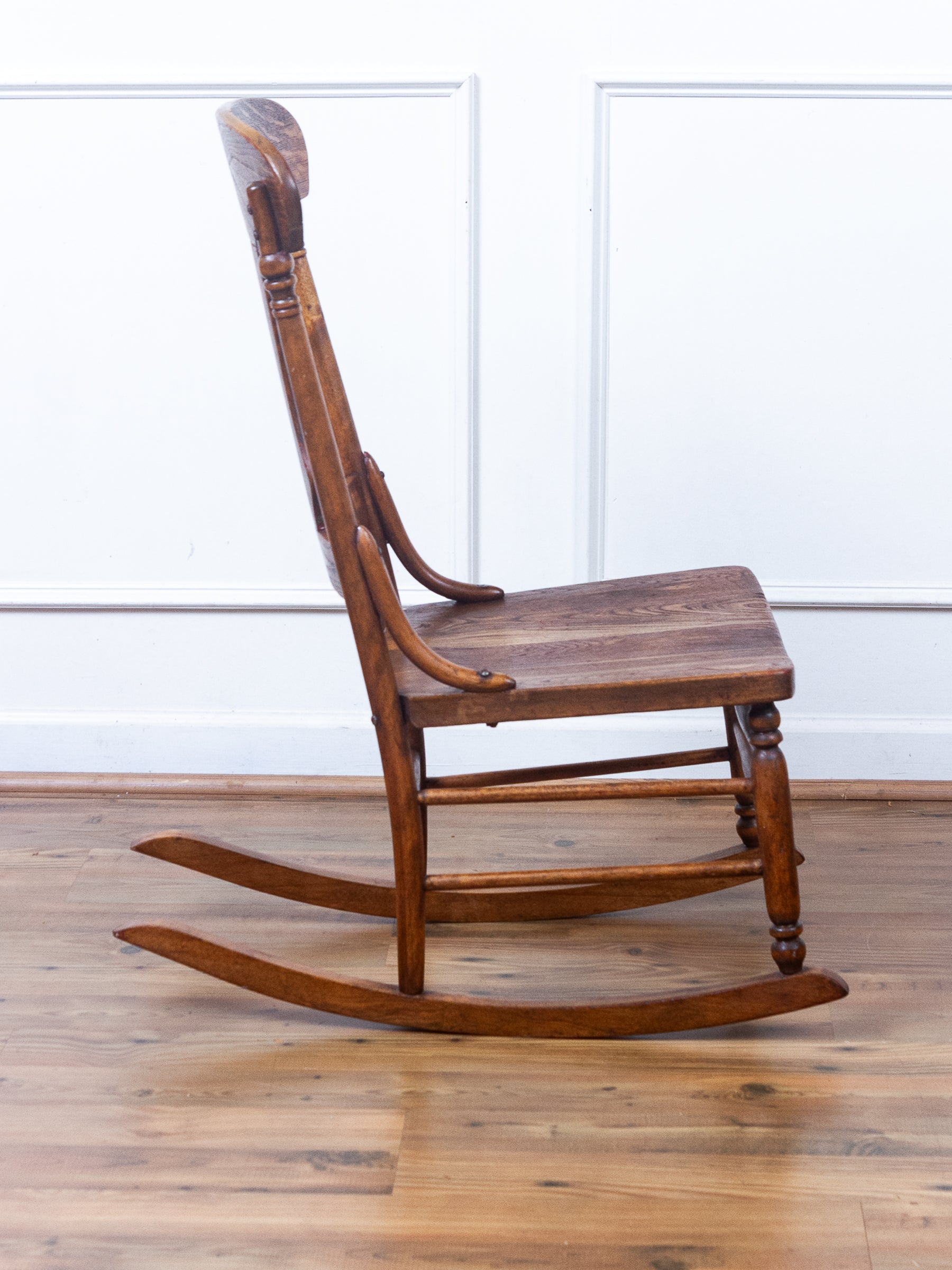 Early 20th Century American Tiger Oak Rocking Chair