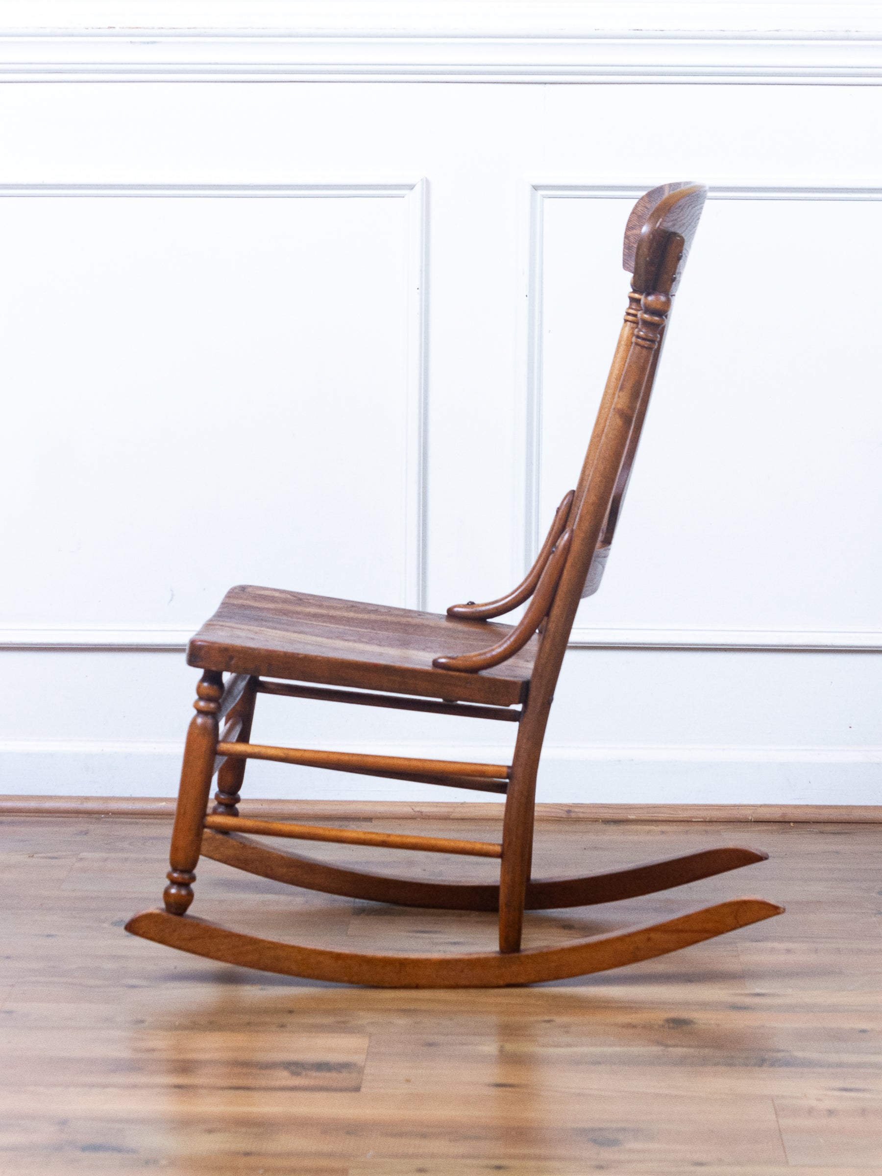 Early 20th Century American Tiger Oak Rocking Chair
