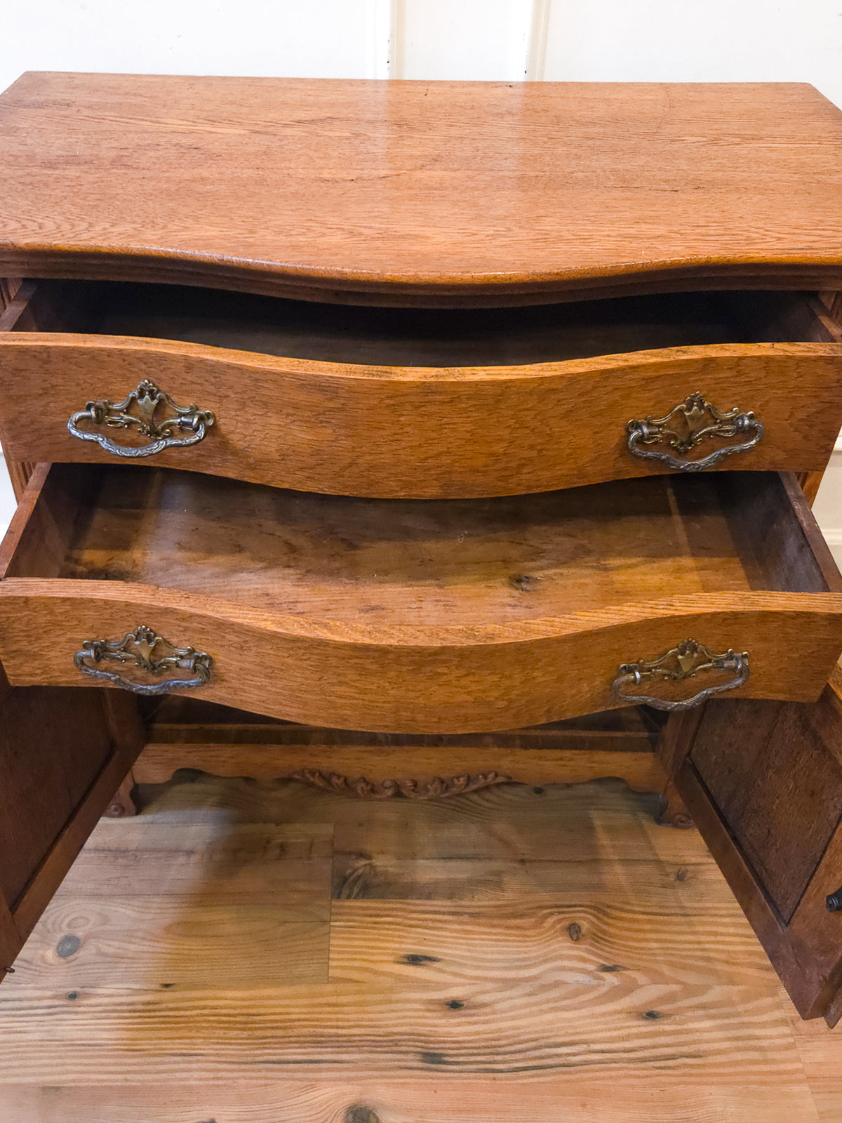 Antique American Golden Oak Washstand with Tiger Oak Grain