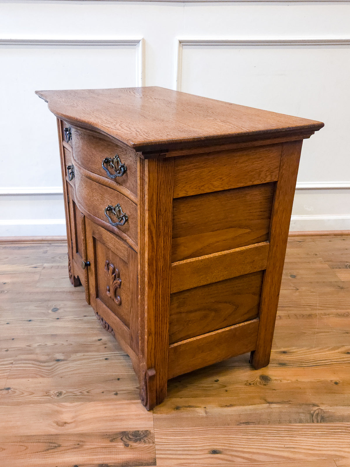 Antique American Golden Oak Washstand with Tiger Oak Grain