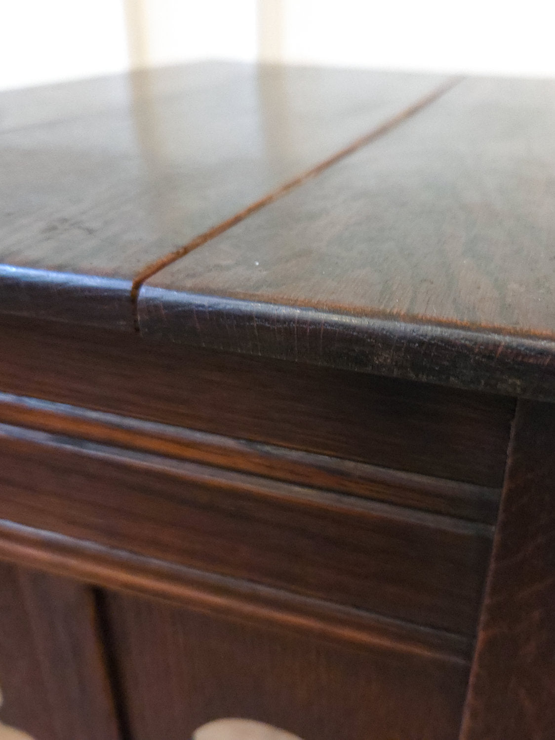 Early 20th Century English Oak Nesting Tables — Set of Three