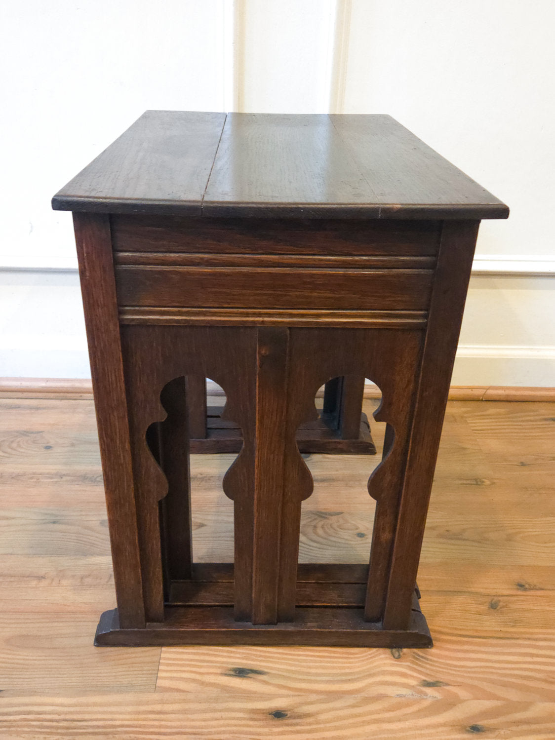Early 20th Century English Oak Nesting Tables — Set of Three