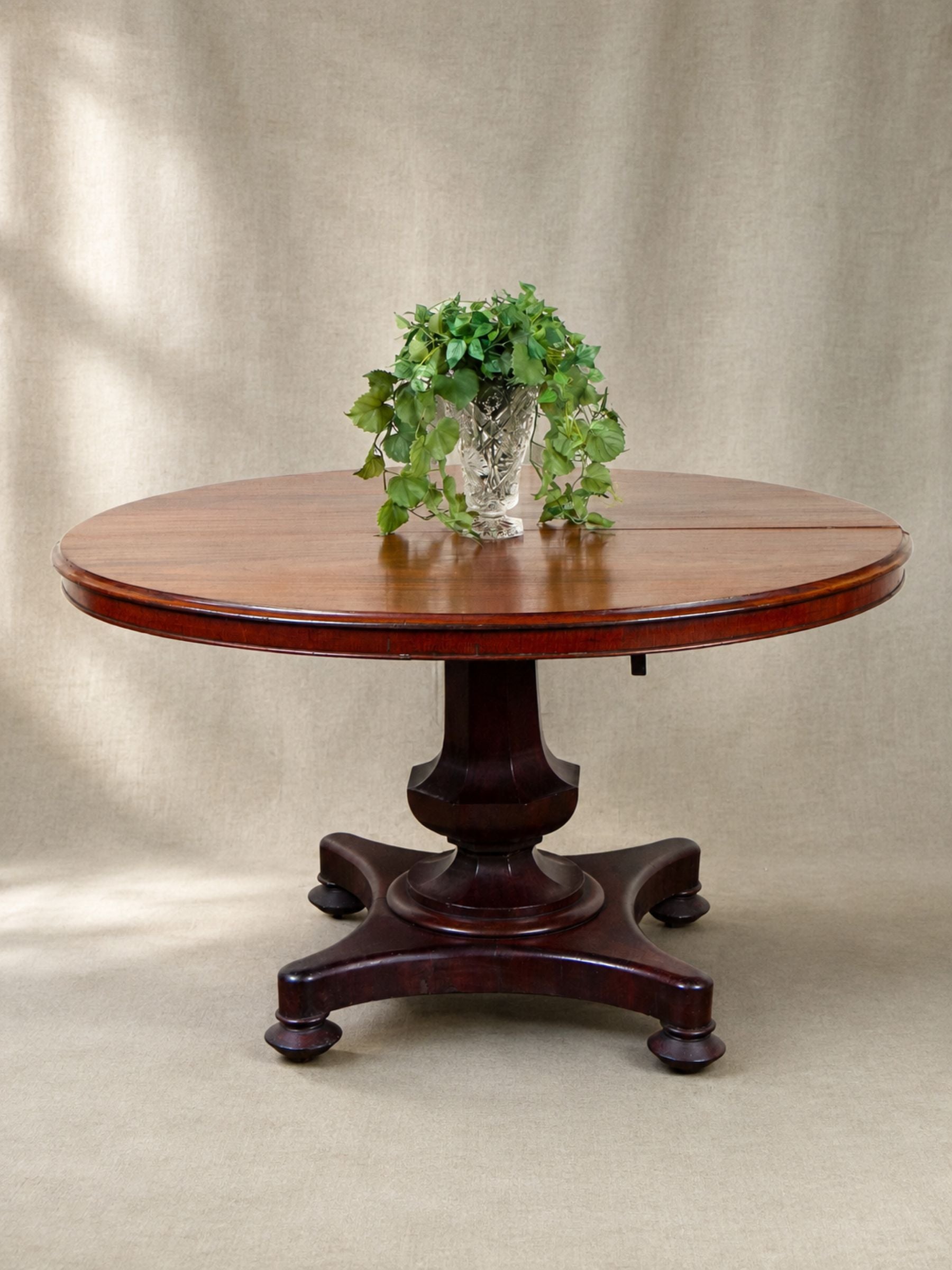 Early Victorian English Mahogany Oval Pedestal Table, Circa 1840