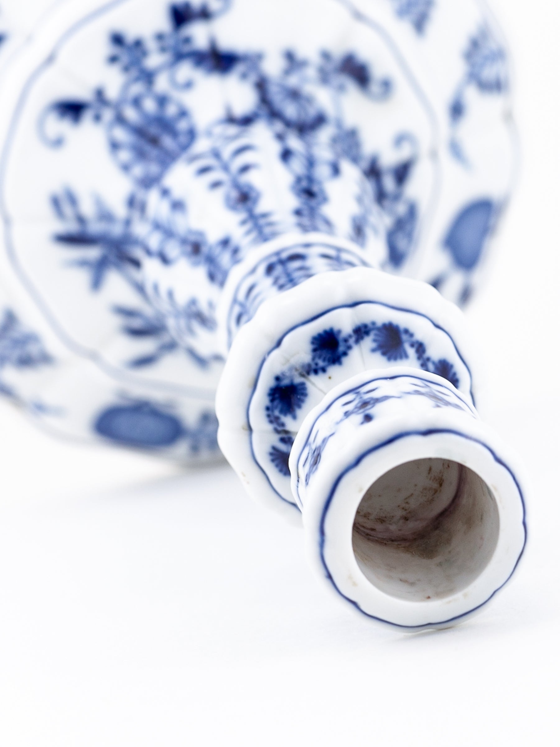 Antique 19th century Meissen Porcelain Blue Onion Pattern Blue and white Candlestick,