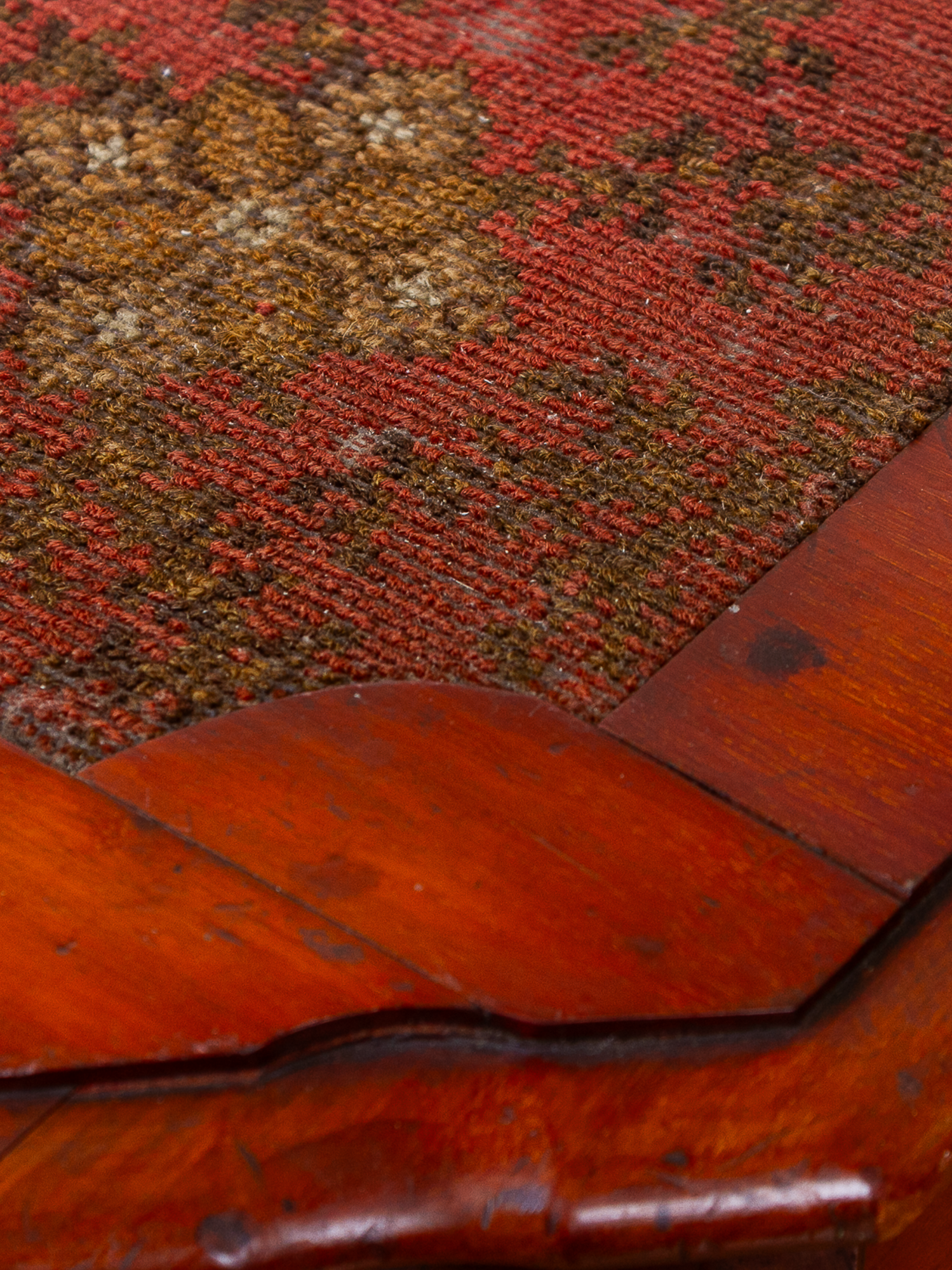 Early 19th Century Georgian Flame Mahogany Chamber Pot Commode