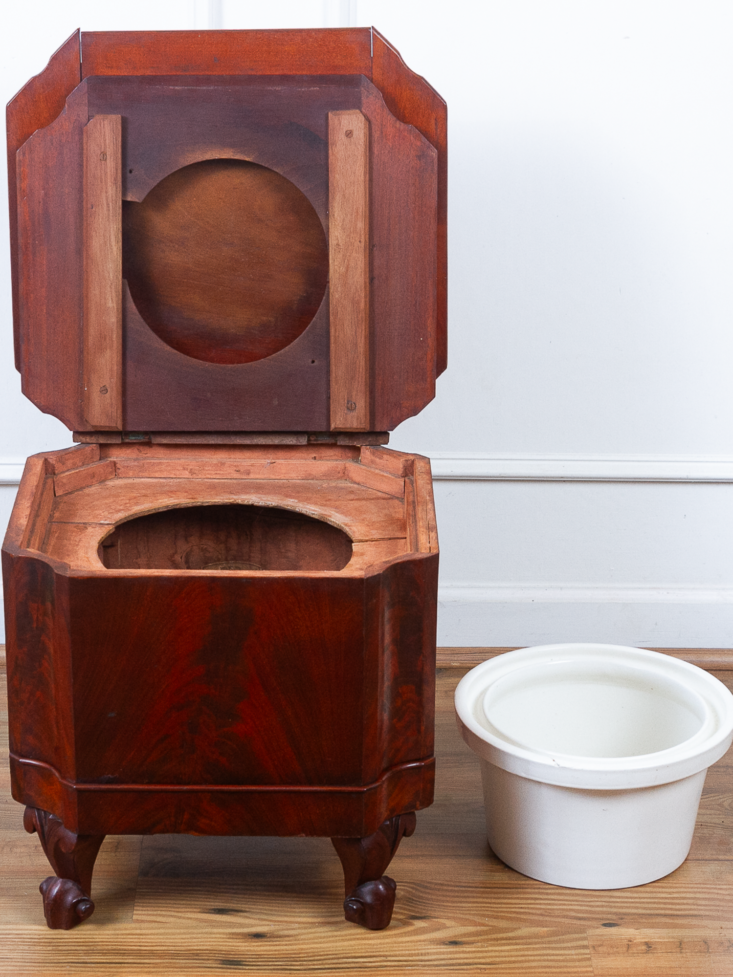 Early 19th Century Georgian Flame Mahogany Chamber Pot Commode