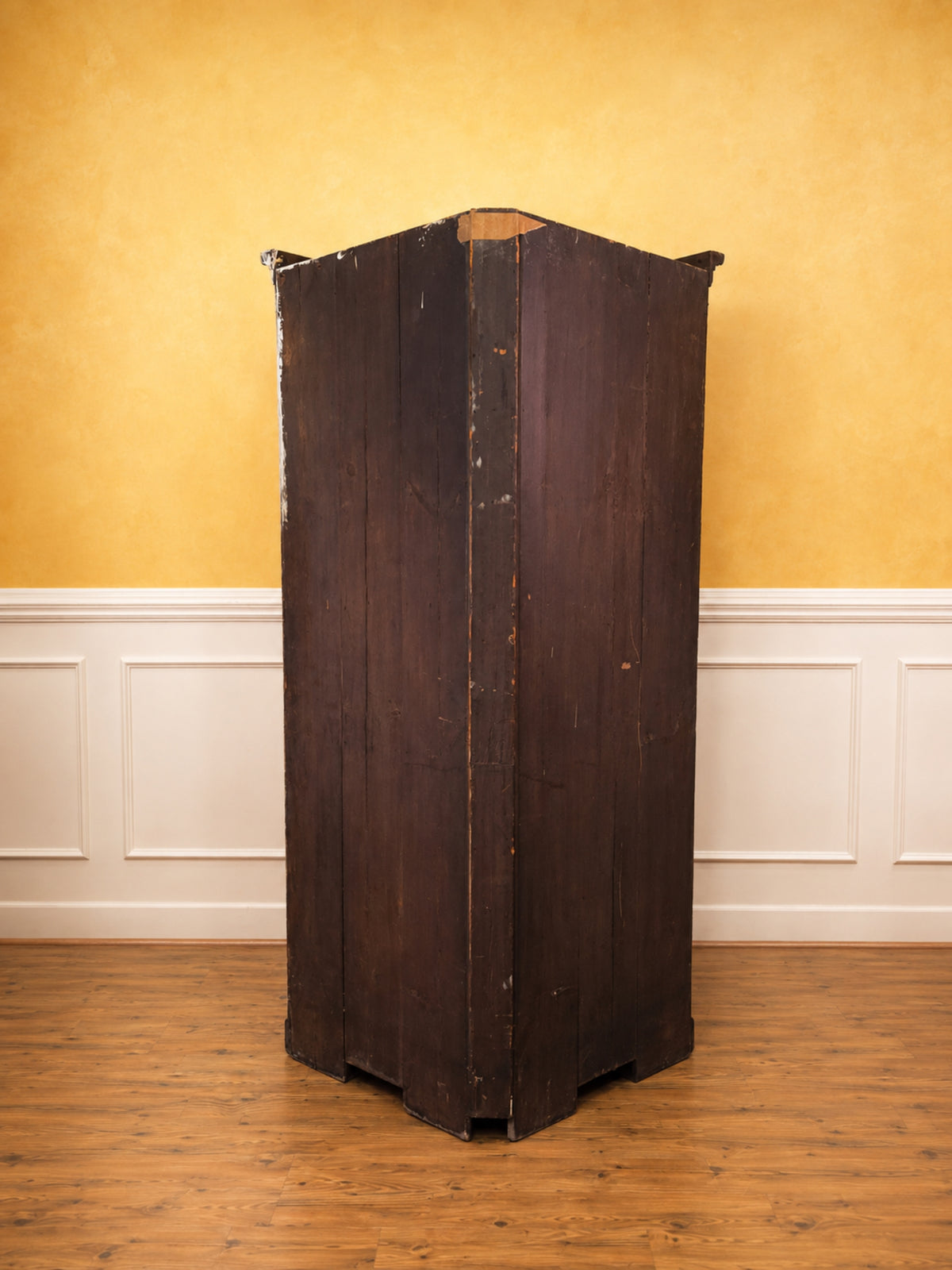 Antique English Georgian Oak Corner Cabinet Circa 1800 with Marquetry Inlay & Mahogany Crossbanding