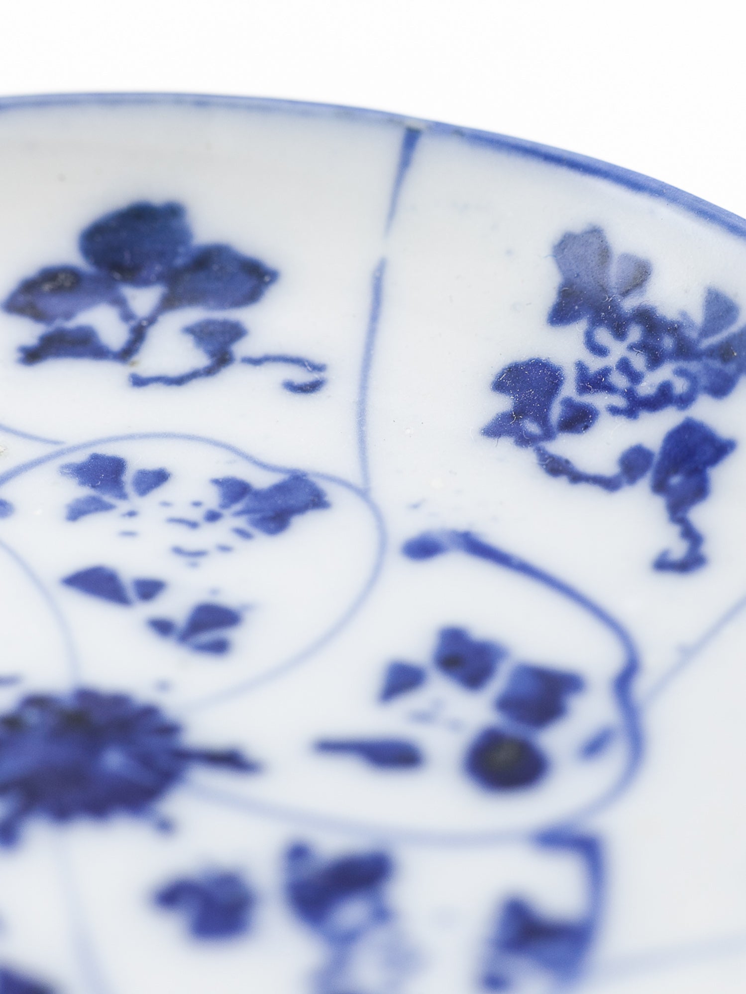 Chinese Qing Dynasty Blue & White Spiral Lotus Teacup & Saucer