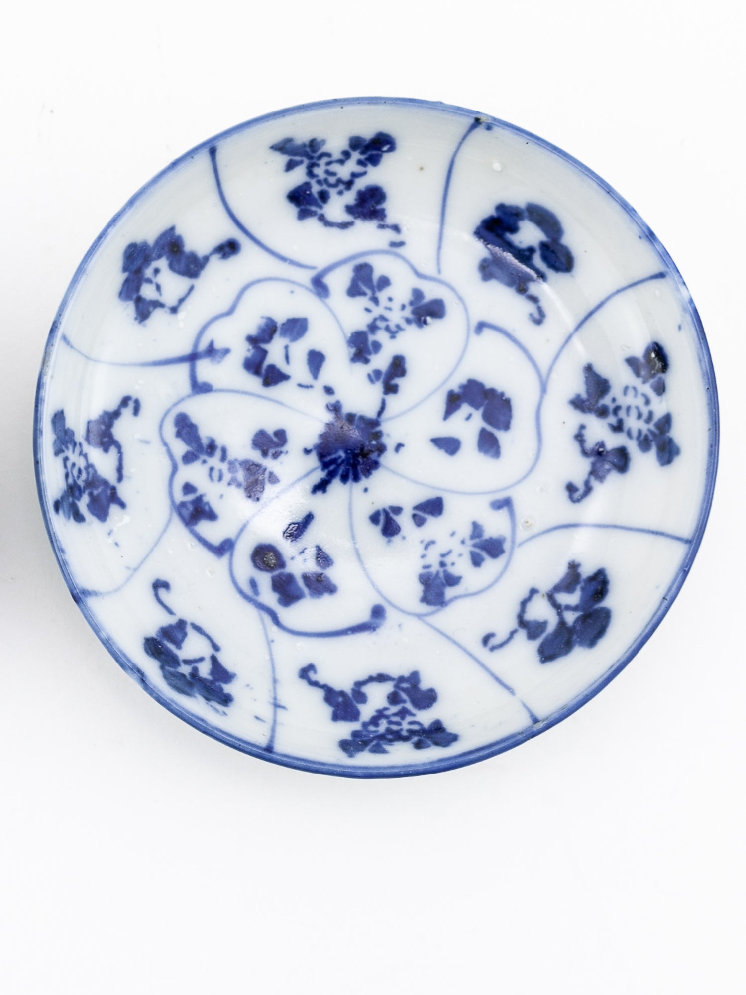 Chinese Qing Dynasty Blue & White Spiral Lotus Teacup & Saucer