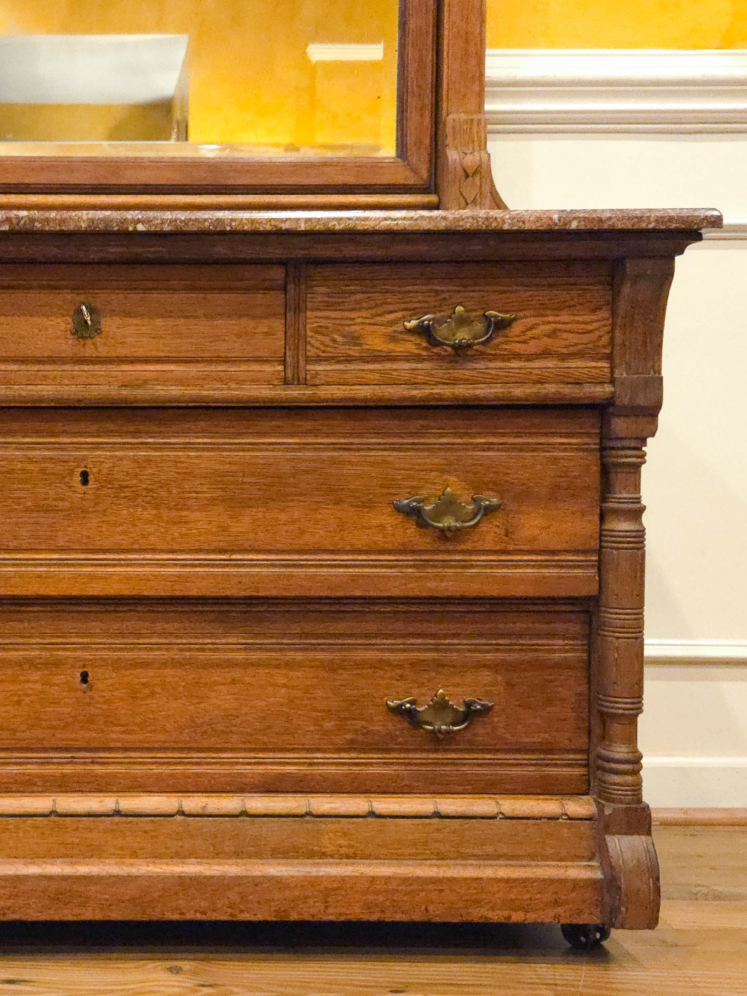 Late 19th Century American Carved Oak Dresser with Rose Marble &amp; Swivel Mirror