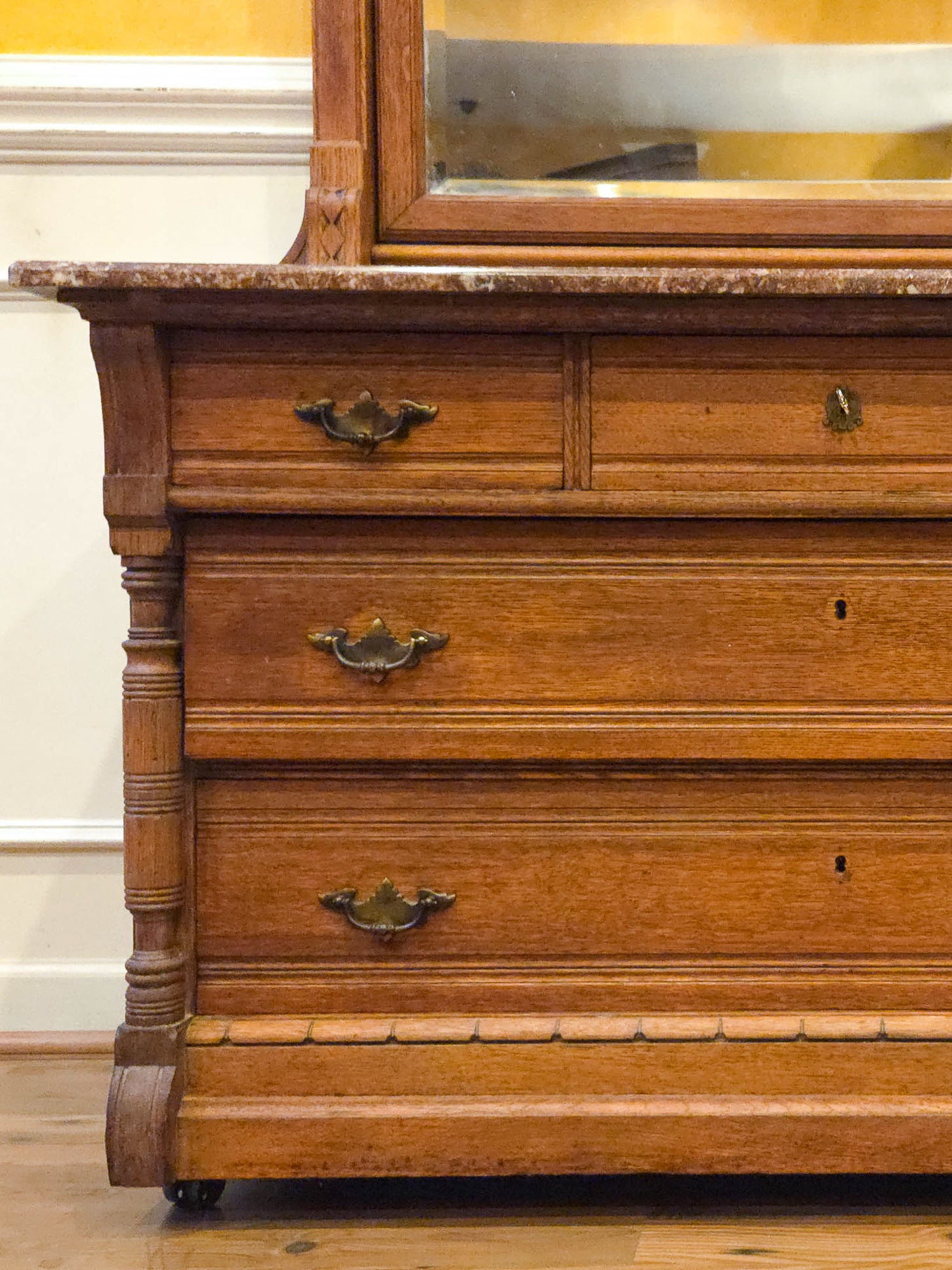 Late 19th Century American Carved Oak Dresser with Rose Marble &amp; Swivel Mirror