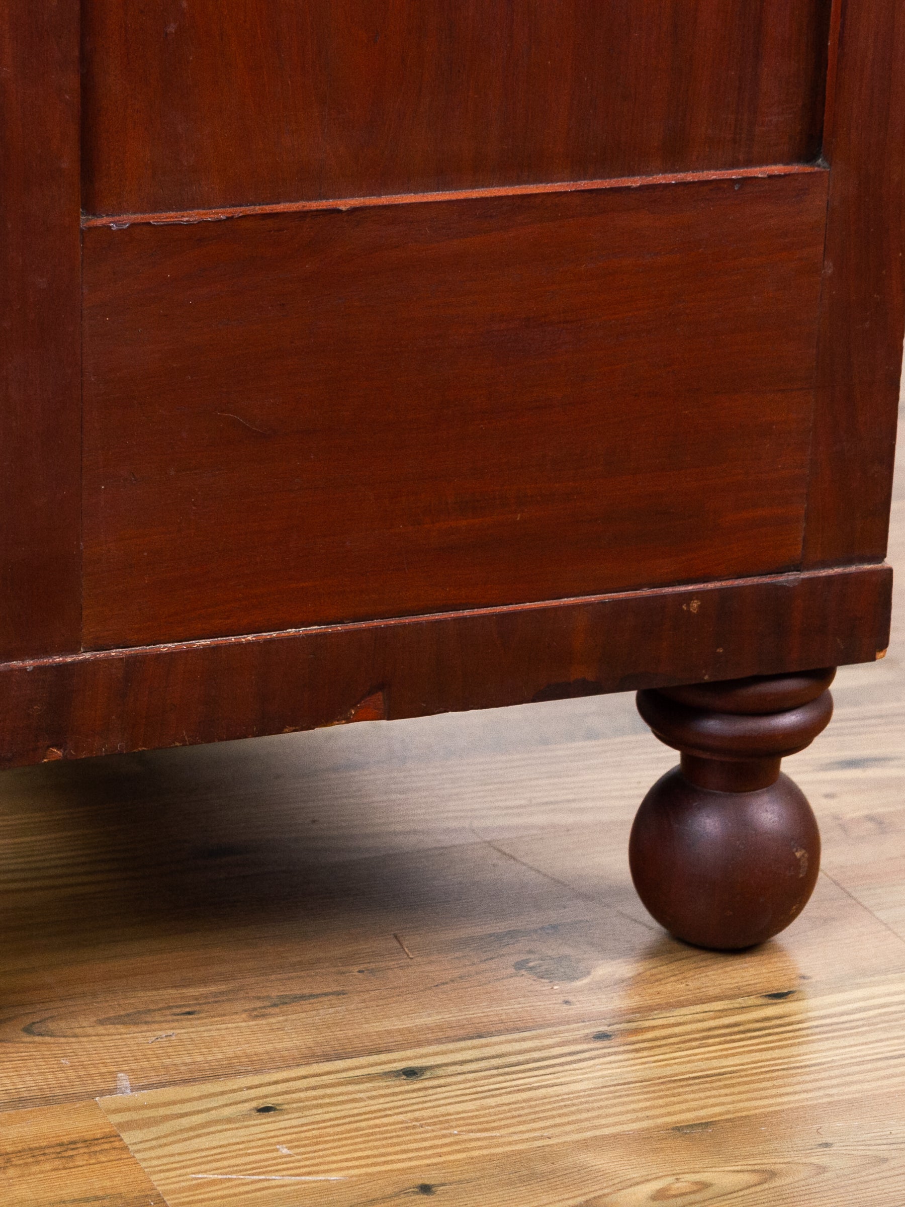 Antique Early 19th Century American Empire Flame Mahogany Chest of Drawers Dresser.