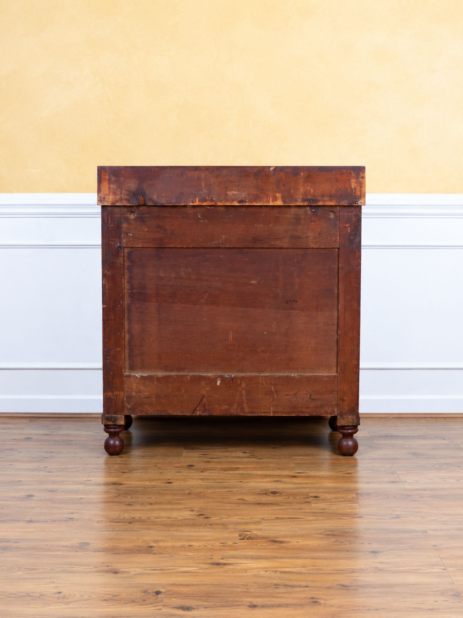 Antique Early 19th Century American Empire Flame Mahogany Chest of Drawers Dresser.
