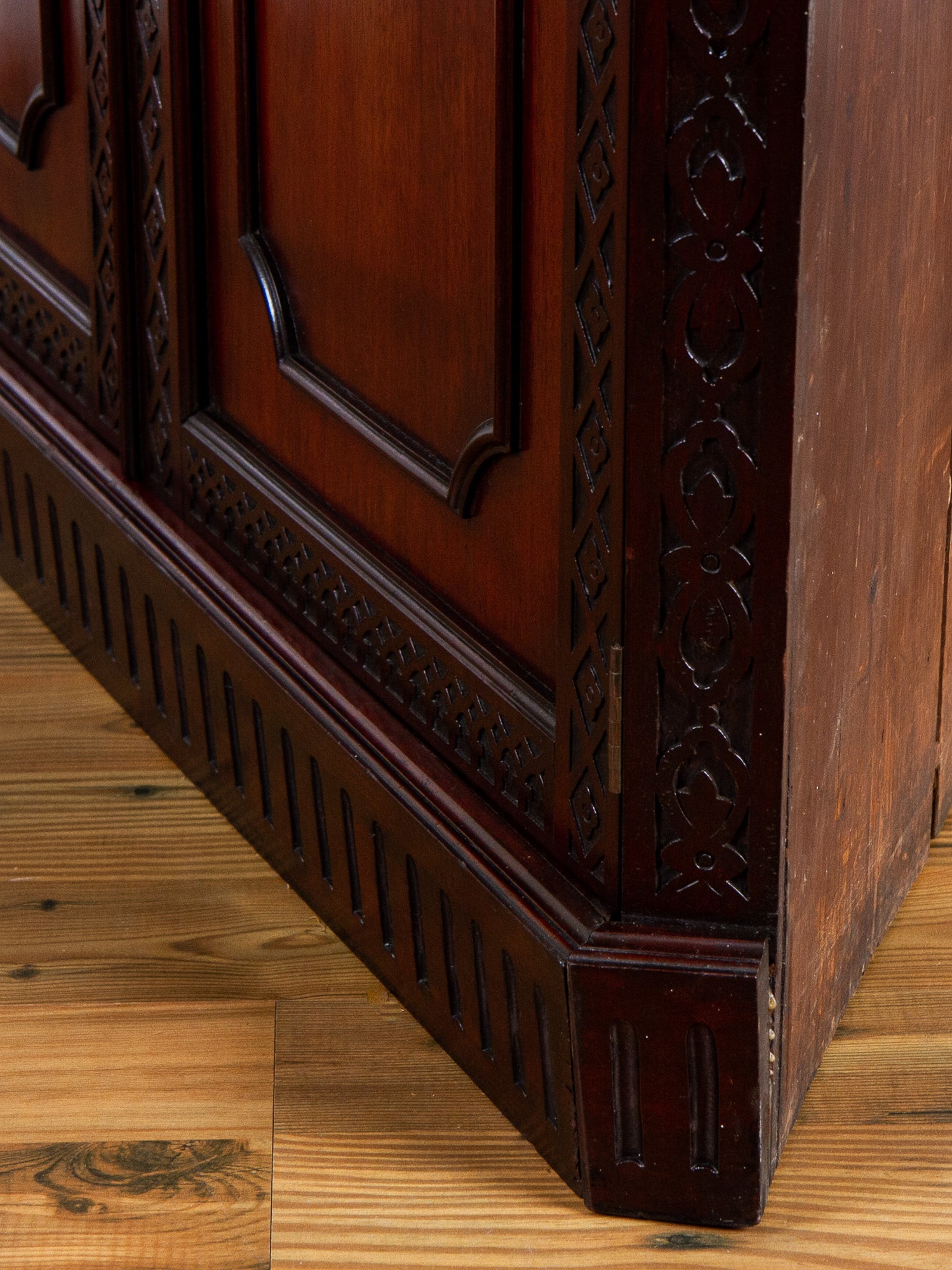 19th Century Chinese Chippendale Mahogany Corner China Cabinet