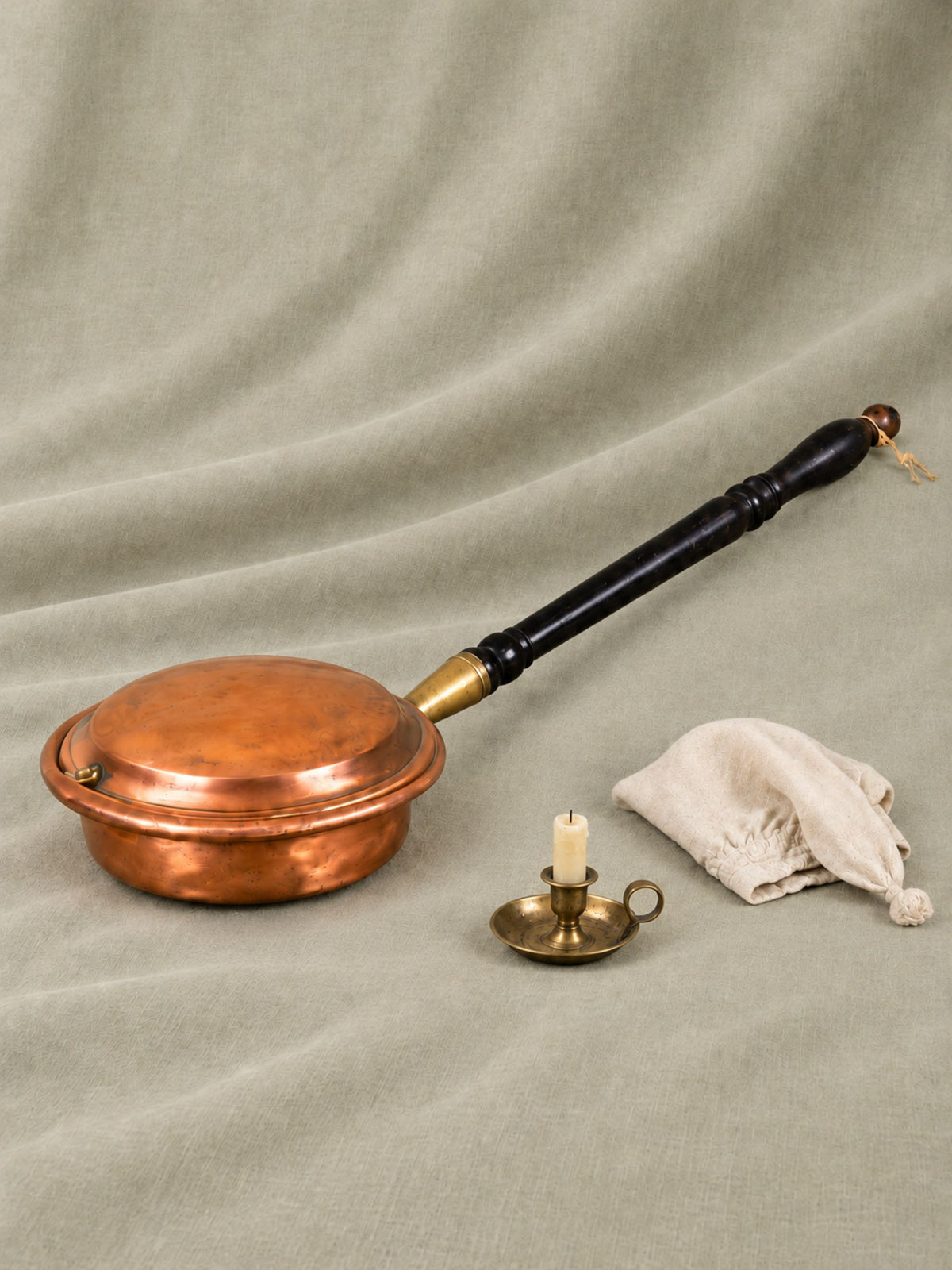 Antique Copper Bed Warmer with Brass Fittings & Long Turned Wooden Handle