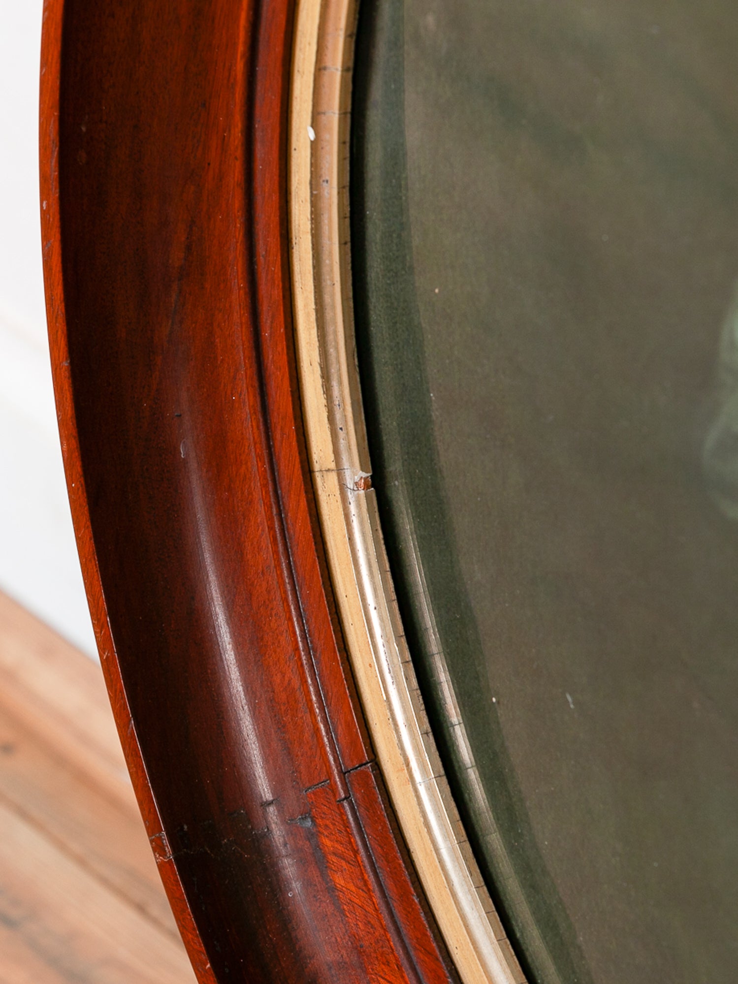 George Washington Portrait in Large Round Walnut & Gilt Frame