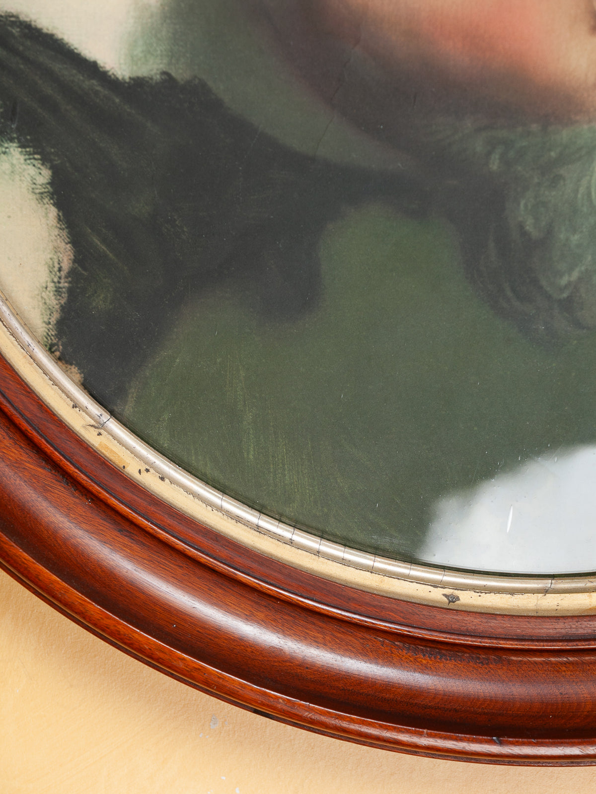 George Washington Portrait in Large Round Walnut & Gilt Frame