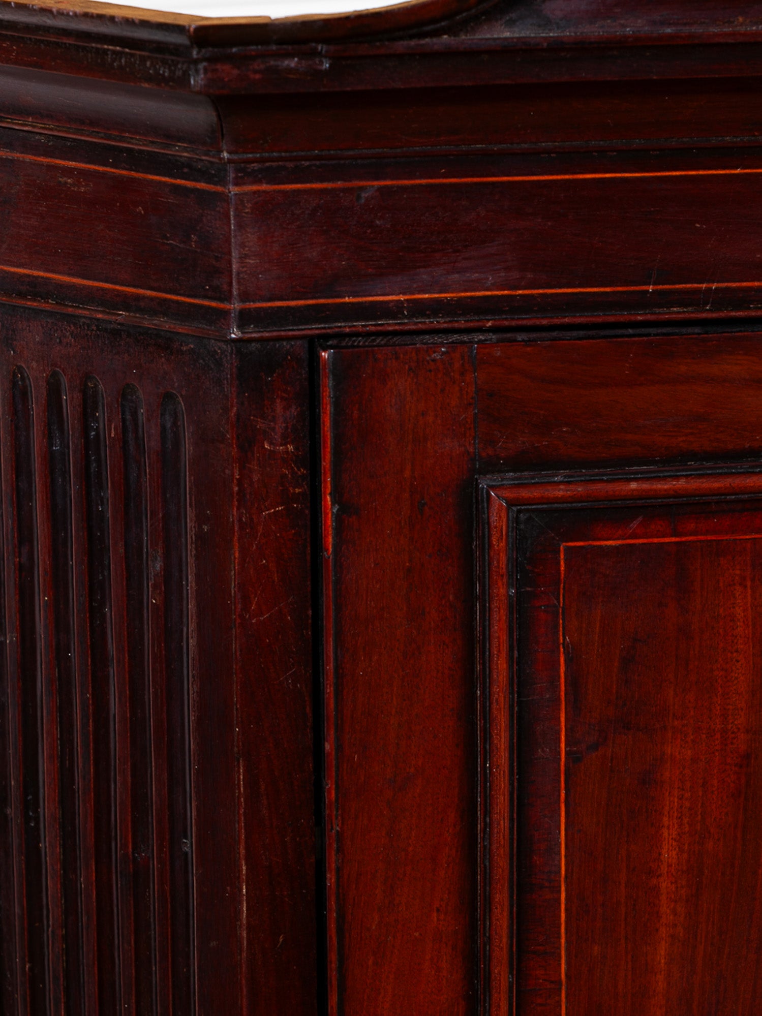 18th Century Georgian Mahogany Hanging Corner Cabinet