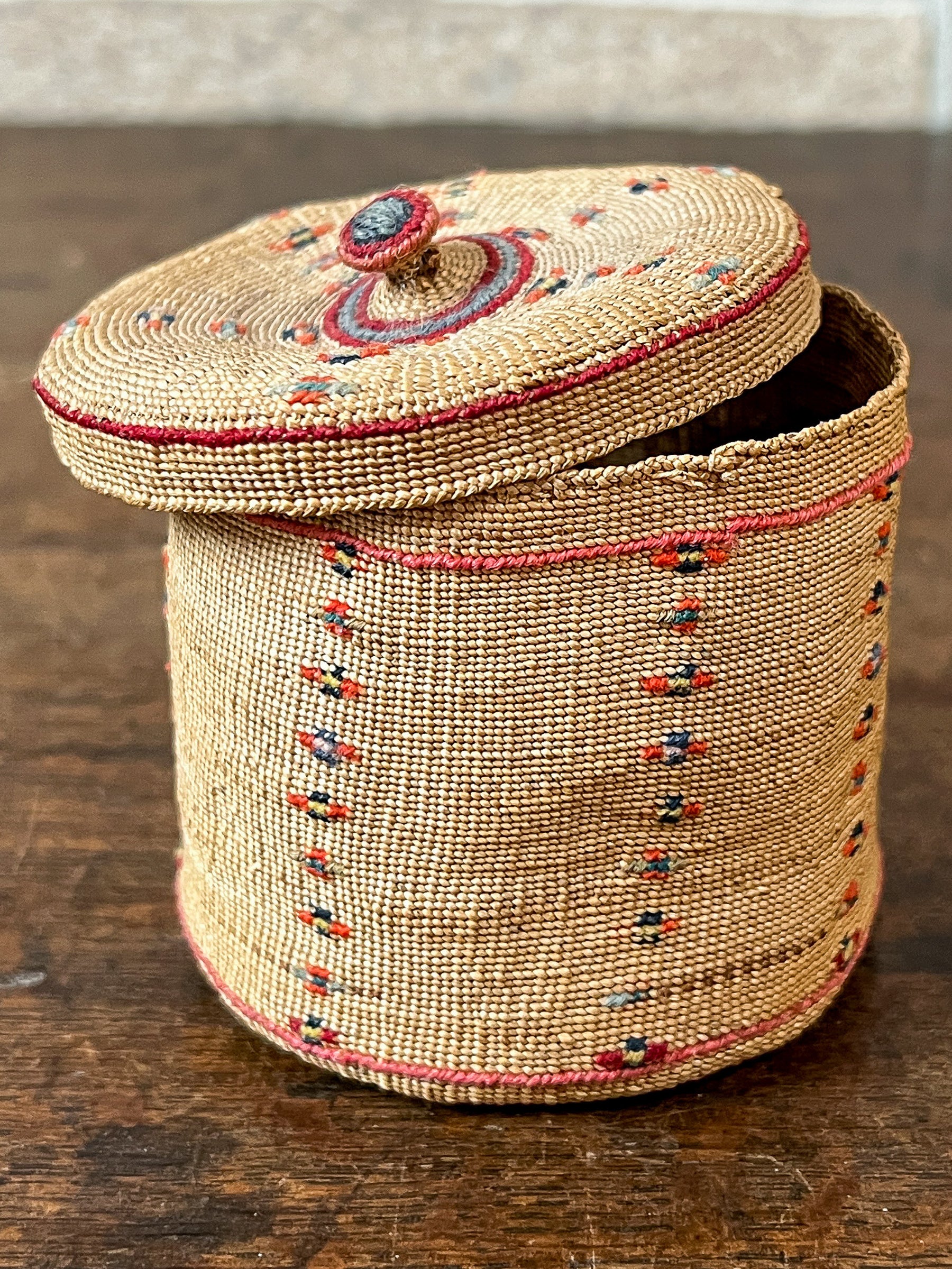 Antique Aleut Split Grass Lidded Basket, Aleutian Islands Alaska
