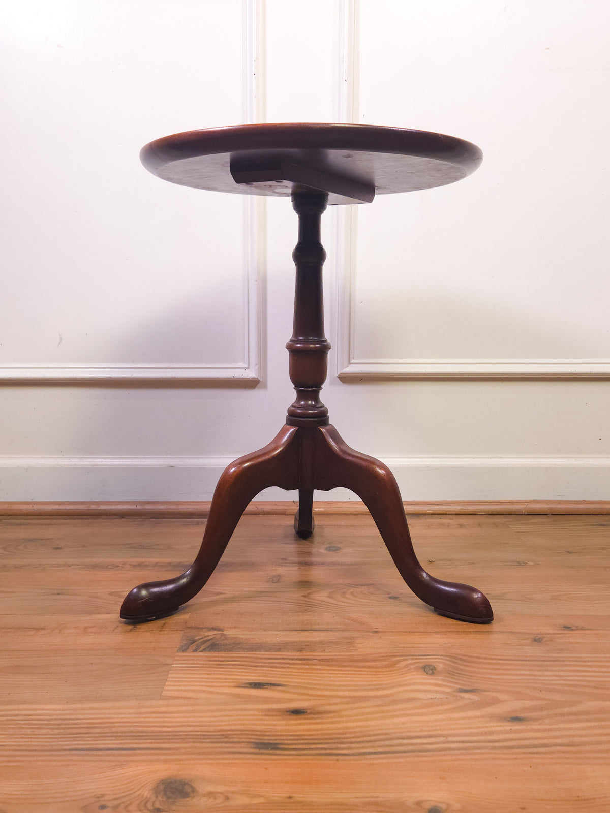 Vintage Baker Furniture Mahogany Pedestal Side Table with Leather Inset Top & Gold Tooling