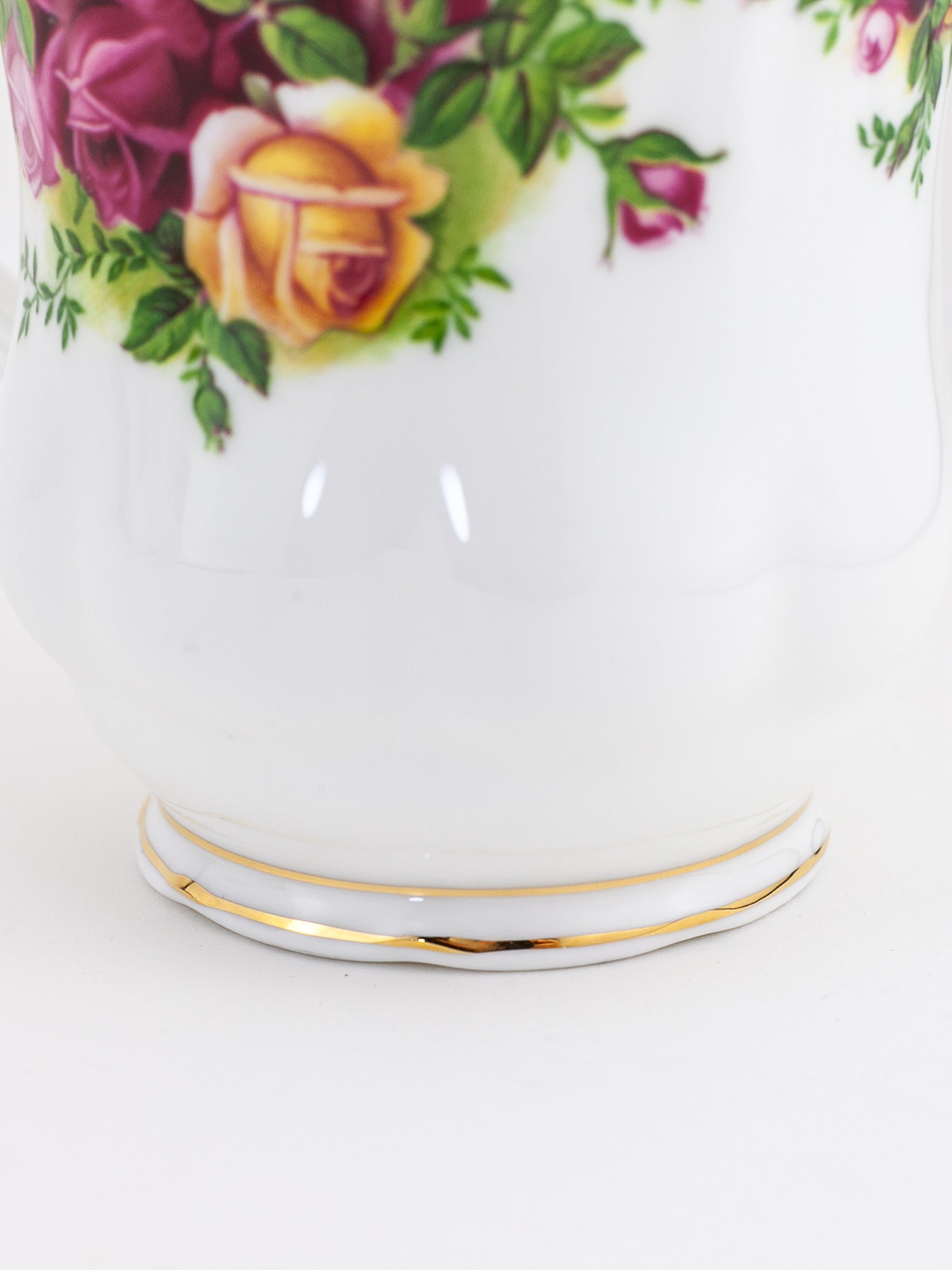 Royal Albert Country Rose Fine Bone China Mug