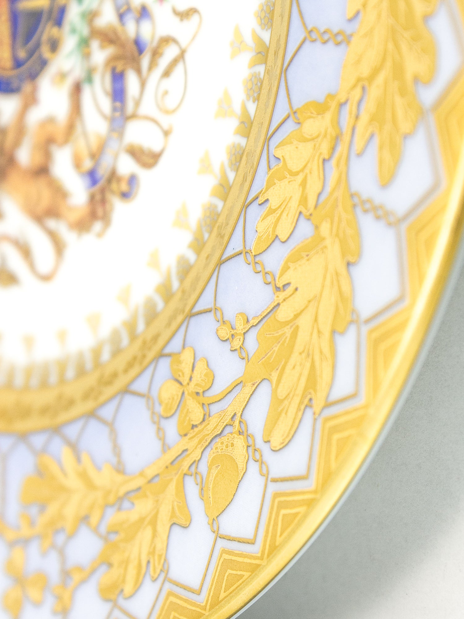 English Royal Collection Queen Elizabeth II Diamond Jubilee Porcelain Commemorative Plate