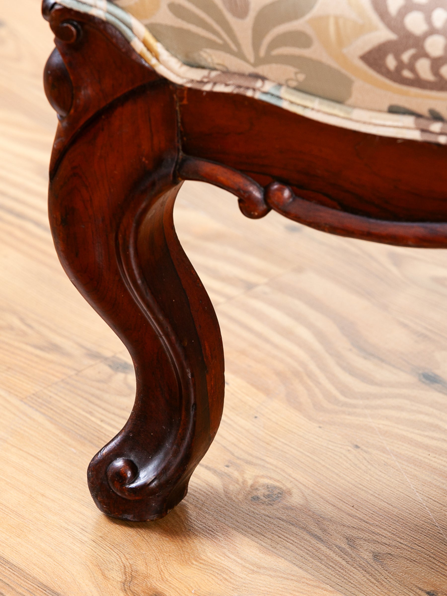 Victorian Rose-Carved Walnut Settee with New Upholstery