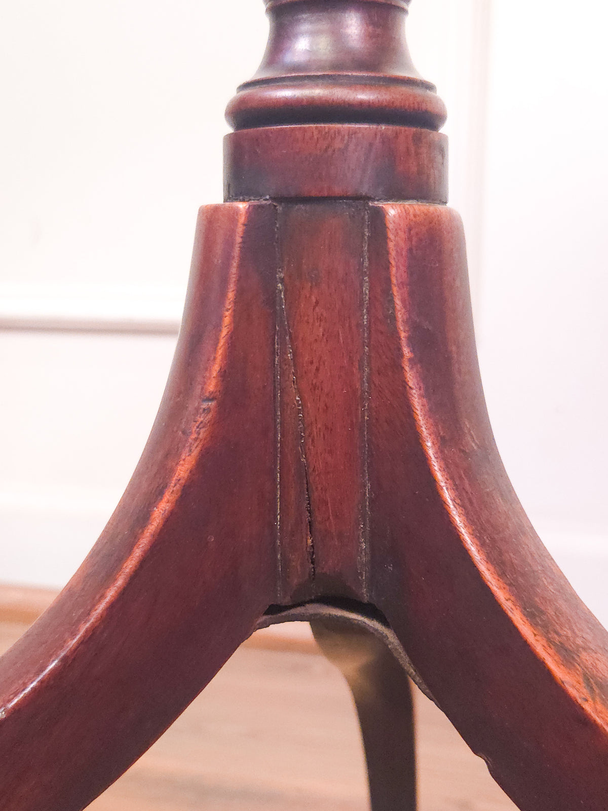 Late 18th Century English Georgian Solid Oak Oval Tilt-Top Table – Otto Wasserman Provenance